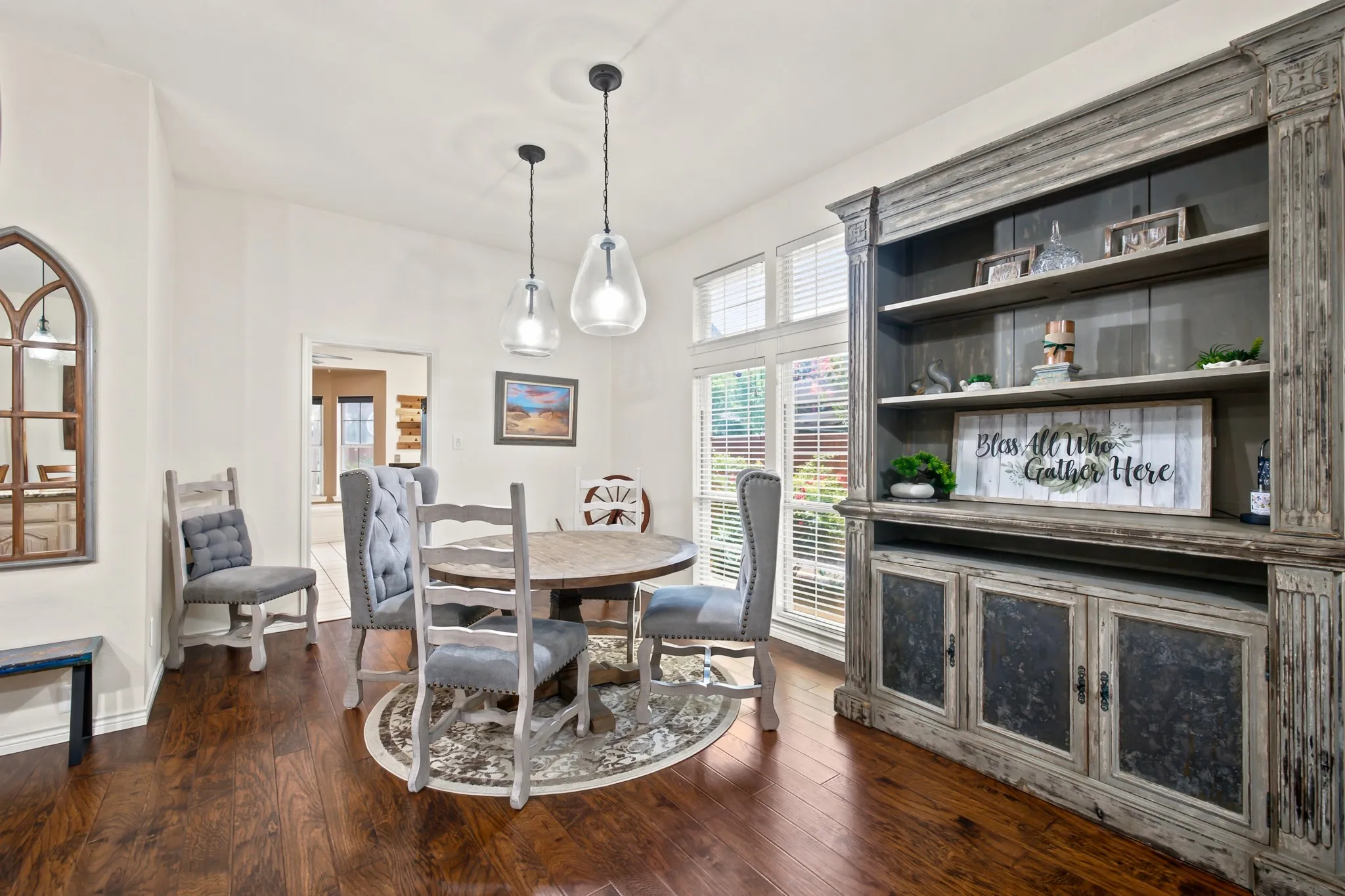 Single Family Residence For Sale in Denton County , 2916 Shadow Oak Court, Flower Mound, Texas 75028, 4 Bedroom, 2 Bathroom, 2 Garage spaces, 2,330 Sqft, built in 1991, mls#21318372, Real Estate Agent in Flower Mound, Homes For Sale in Denton county, Homes For Sale in Flower Mound, Realtor in Flower Mound Texas, Real Estate Brokerage Independent Realty Texas, Luminita Cordes Realtor