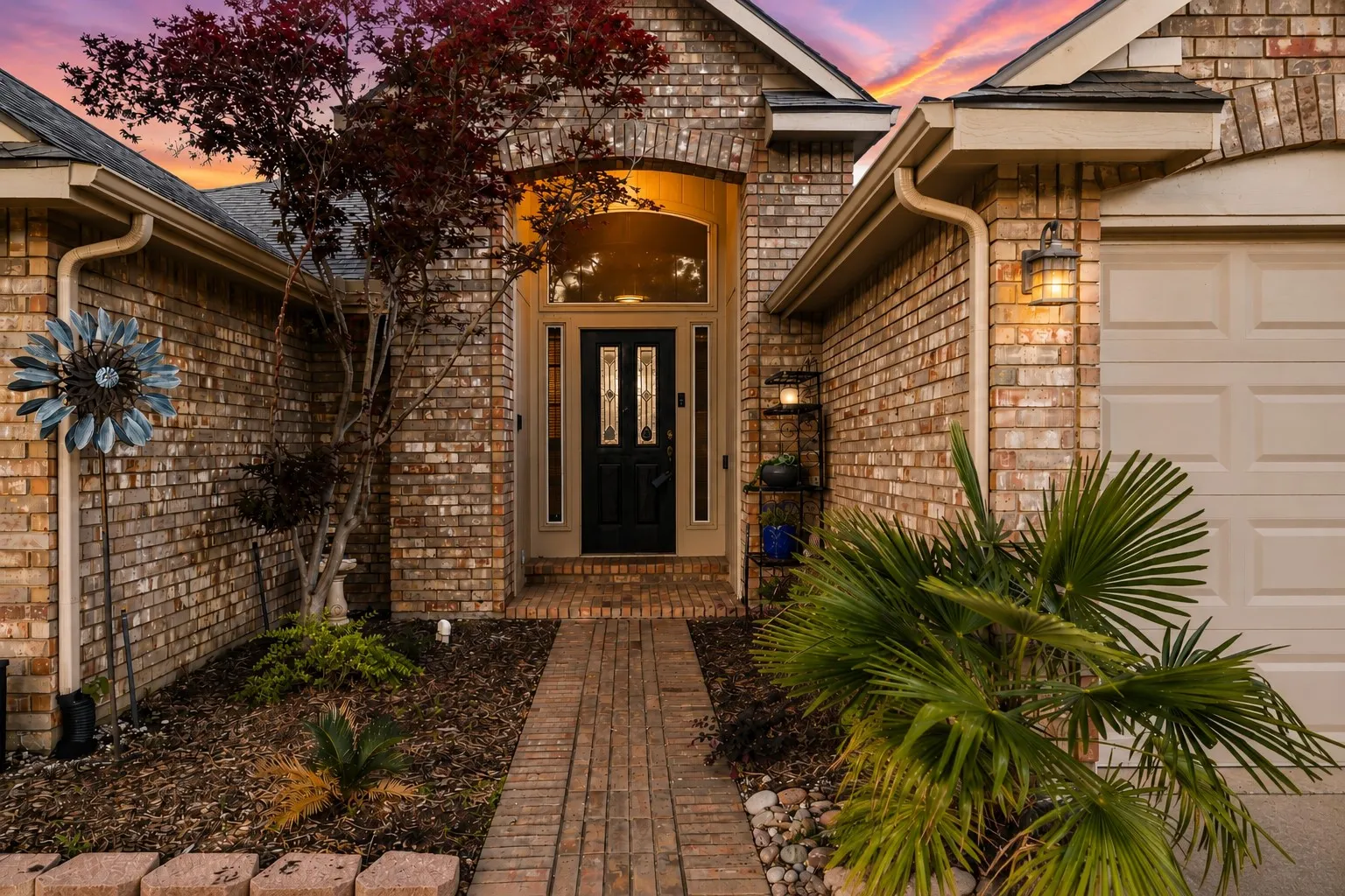 Single Family Residence For Sale in Denton County , 2916 Shadow Oak Court, Flower Mound, Texas 75028, 4 Bedroom, 2 Bathroom, 2 Garage spaces, 2,330 Sqft, built in 1991, mls#21318372, Real Estate Agent in Flower Mound, Homes For Sale in Denton county, Homes For Sale in Flower Mound, Realtor in Flower Mound Texas, Real Estate Brokerage Independent Realty Texas, Luminita Cordes Realtor
