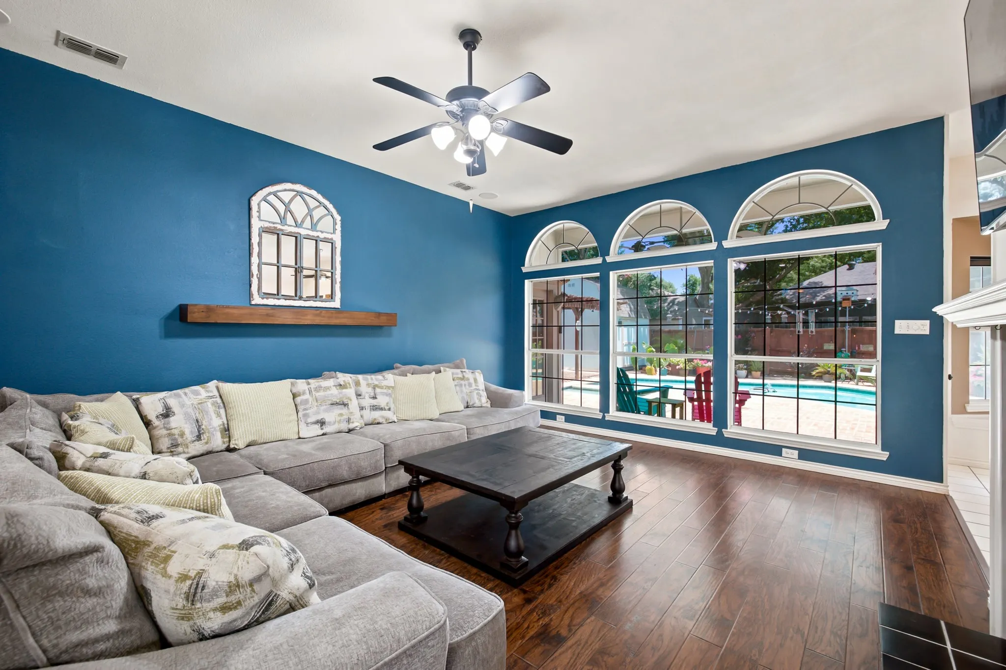 Single Family Residence For Sale in Denton County , 2916 Shadow Oak Court, Flower Mound, Texas 75028, 4 Bedroom, 2 Bathroom, 2 Garage spaces, 2,330 Sqft, built in 1991, mls#21318372, Real Estate Agent in Flower Mound, Homes For Sale in Denton county, Homes For Sale in Flower Mound, Realtor in Flower Mound Texas, Real Estate Brokerage Independent Realty Texas, Luminita Cordes Realtor
