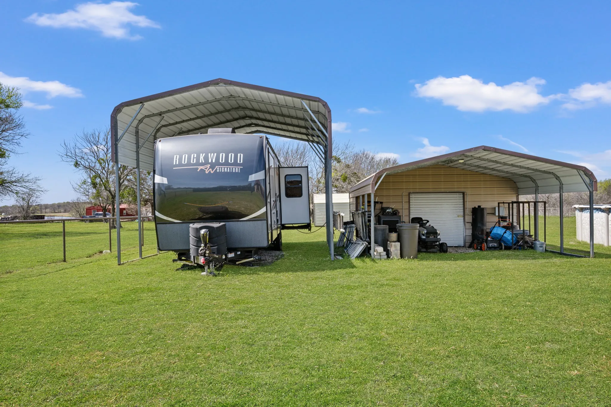 Single Family Residence For Sale in Parker County , 169 Savannah Drive, Weatherford, Texas 76087, 3 Bedroom, 2 Bathroom, 2 Garage spaces, 2,418 Sqft, built in 2014, Price $440,000, mls#21336056, Real Estate Agent in Weatherford, Homes For Sale in Parker county, Homes For Sale in Weatherford, Realtor in Weatherford Texas, Real Estate Brokerage Independent Realty Texas, Luminita Cordes Realtor