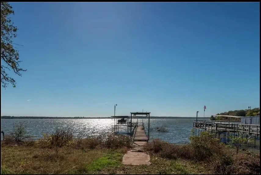 Single Family Residence For Rent in Hunt County , 9856 Cherokee Trail, Quinlan, Texas 75474, 4 Bedroom, 2 Bathroom, 2 Garage spaces, 1,835 Sqft, built in 2002, mls#21336059, Real Estate Agent in Quinlan, Homes For Rent in Hunt county, Homes For Rent in Quinlan, Realtor in Quinlan Texas, Real Estate Brokerage Independent Realty Texas, Luminita Cordes Realtor