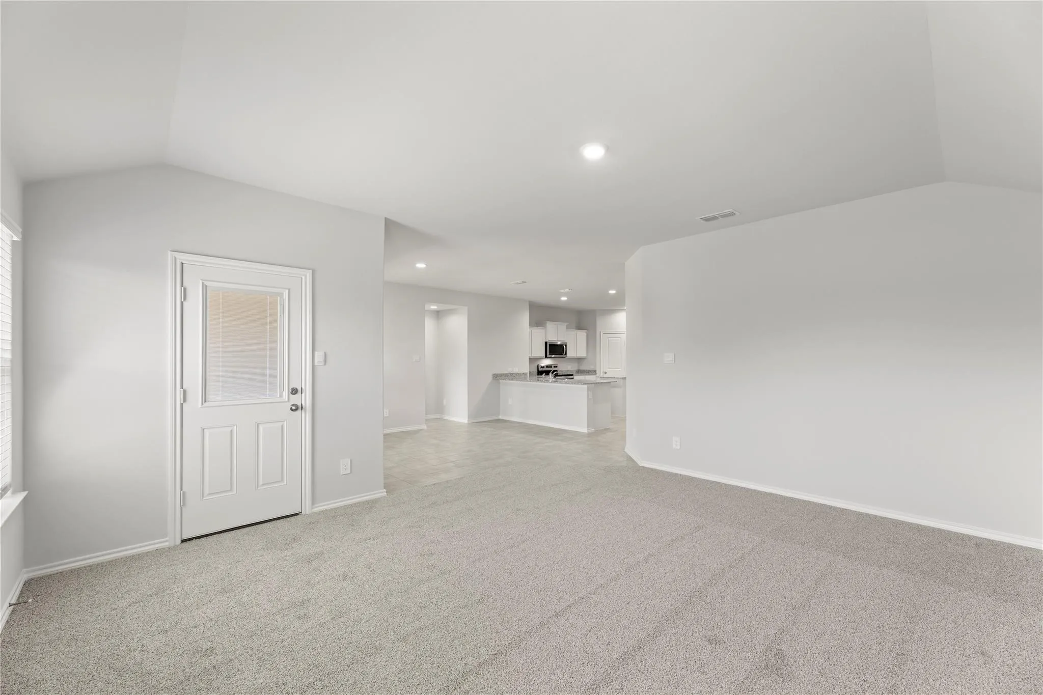 Single Family Residence For Rent in Tarrant County , 317 Bent Oak Drive, Fort Worth, Texas 76131, 5 Bedroom, 2 Bathroom, 2 Garage spaces, 2,010 Sqft, built in 2023, mls#21336088, Real Estate Agent in Fort Worth, Homes For Rent in Tarrant county, Homes For Rent in Fort Worth, Realtor in Fort Worth Texas, Real Estate Brokerage Independent Realty Texas, Luminita Cordes Realtor