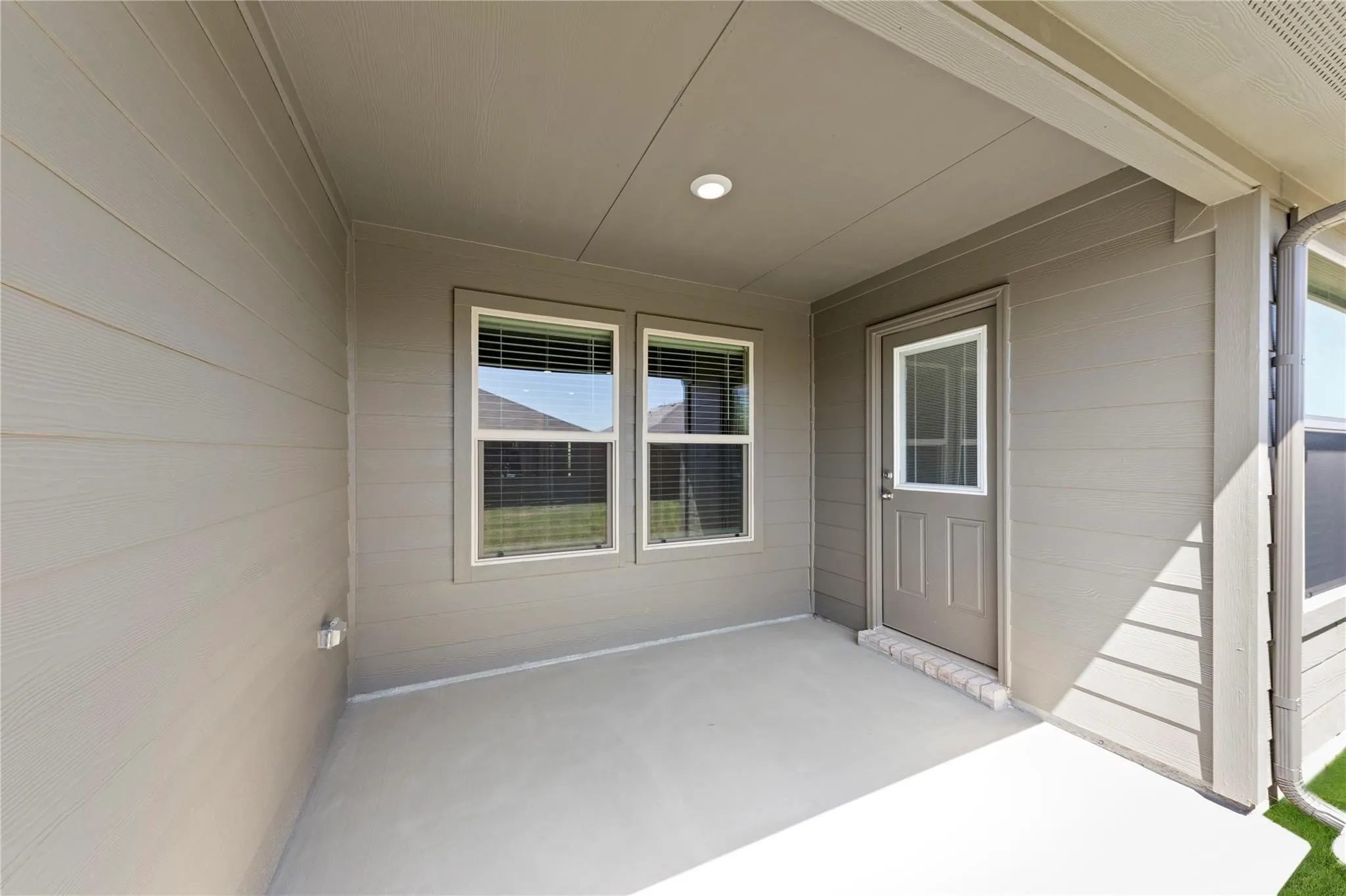 Single Family Residence For Rent in Tarrant County , 317 Bent Oak Drive, Fort Worth, Texas 76131, 5 Bedroom, 2 Bathroom, 2 Garage spaces, 2,010 Sqft, built in 2023, mls#21336088, Real Estate Agent in Fort Worth, Homes For Rent in Tarrant county, Homes For Rent in Fort Worth, Realtor in Fort Worth Texas, Real Estate Brokerage Independent Realty Texas, Luminita Cordes Realtor