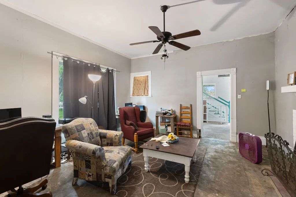 Single Family Residence For Sale in Grayson County , 4779 Sistrunk Street, Sherman, Texas 75090, 5 Bedrooms, 3 Bathrooms, Garage spaces, 3,978 Sqft, built in 1910, Price $225,000, mls#21335404, Real Estate Agent in Sherman, Homes For Sale in Grayson county, Homes For Sale in Sherman, Realtor in Sherman Texas, Real Estate Brokerage Independent Realty Texas, Luminita Cordes Realtor