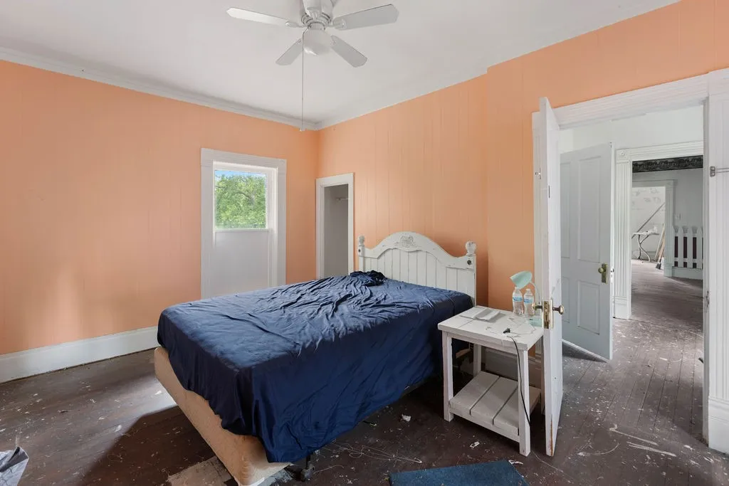 Single Family Residence For Sale in Grayson County , 4779 Sistrunk Street, Sherman, Texas 75090, 5 Bedrooms, 3 Bathrooms, Garage spaces, 3,978 Sqft, built in 1910, Price $225,000, mls#21335404, Real Estate Agent in Sherman, Homes For Sale in Grayson county, Homes For Sale in Sherman, Realtor in Sherman Texas, Real Estate Brokerage Independent Realty Texas, Luminita Cordes Realtor