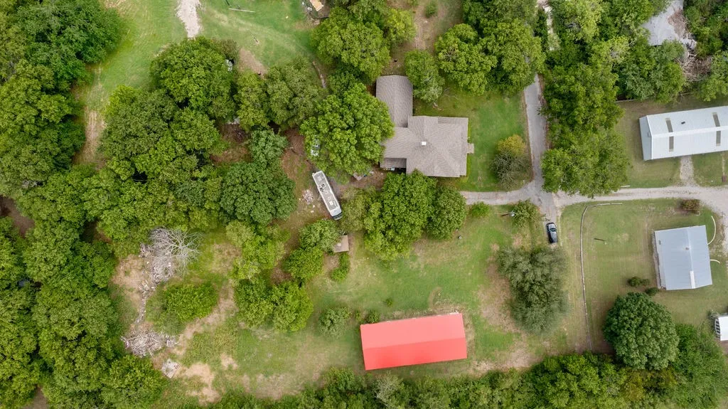 Single Family Residence For Sale in Grayson County , 4779 Sistrunk Street, Sherman, Texas 75090, 5 Bedrooms, 3 Bathrooms, Garage spaces, 3,978 Sqft, built in 1910, Price $225,000, mls#21335404, Real Estate Agent in Sherman, Homes For Sale in Grayson county, Homes For Sale in Sherman, Realtor in Sherman Texas, Real Estate Brokerage Independent Realty Texas, Luminita Cordes Realtor