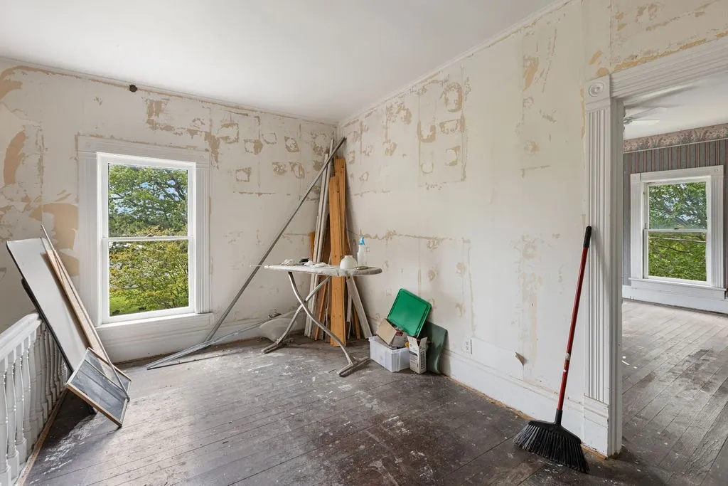 Single Family Residence For Sale in Grayson County , 4779 Sistrunk Street, Sherman, Texas 75090, 5 Bedrooms, 3 Bathrooms, Garage spaces, 3,978 Sqft, built in 1910, Price $225,000, mls#21335404, Real Estate Agent in Sherman, Homes For Sale in Grayson county, Homes For Sale in Sherman, Realtor in Sherman Texas, Real Estate Brokerage Independent Realty Texas, Luminita Cordes Realtor