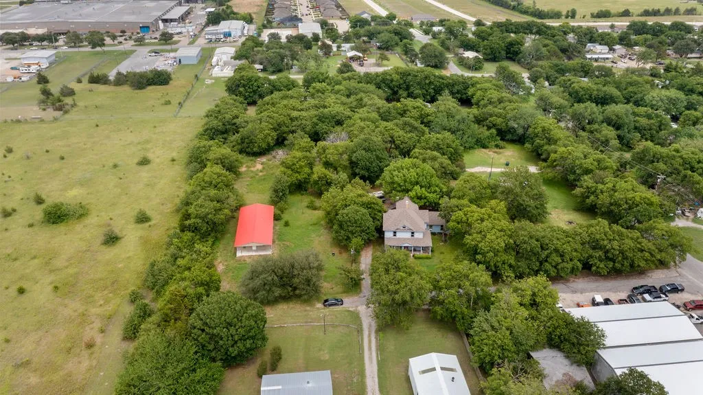 Single Family Residence For Sale in Grayson County , 4779 Sistrunk Street, Sherman, Texas 75090, 5 Bedrooms, 3 Bathrooms, Garage spaces, 3,978 Sqft, built in 1910, Price $225,000, mls#21335404, Real Estate Agent in Sherman, Homes For Sale in Grayson county, Homes For Sale in Sherman, Realtor in Sherman Texas, Real Estate Brokerage Independent Realty Texas, Luminita Cordes Realtor