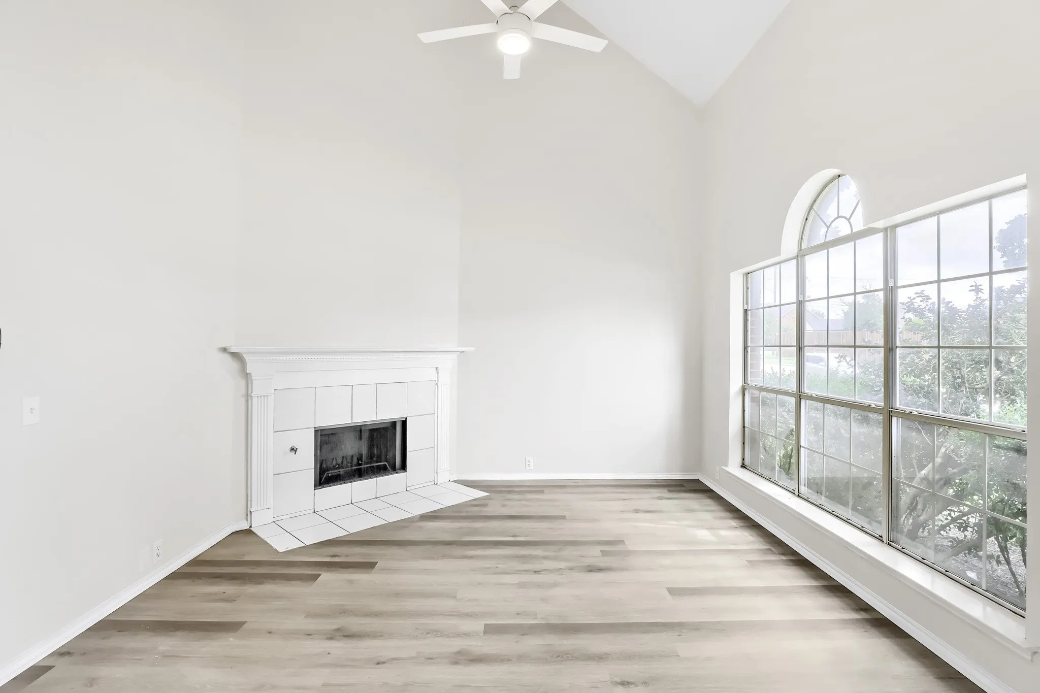 Single Family Residence For Sale in Dallas County , 809 Schrade Trail, Mesquite, Texas 75181, 3 Bedroom, 3 Bathroom, 1 Garage spaces, 1,845 Sqft, built in 1992, mls#21151641, Real Estate Agent in Mesquite, Homes For Sale in Dallas county, Homes For Sale in Mesquite, Realtor in Mesquite Texas, Real Estate Brokerage Independent Realty Texas, Luminita Cordes Realtor