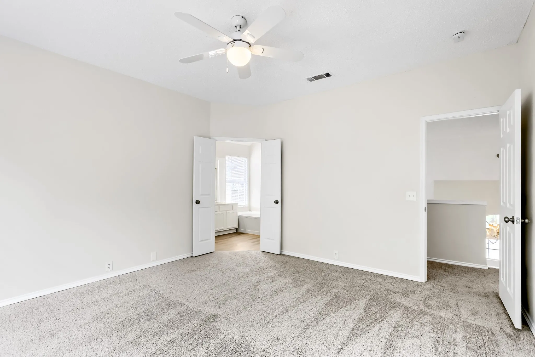 Single Family Residence For Sale in Dallas County , 809 Schrade Trail, Mesquite, Texas 75181, 3 Bedroom, 3 Bathroom, 1 Garage spaces, 1,845 Sqft, built in 1992, mls#21151641, Real Estate Agent in Mesquite, Homes For Sale in Dallas county, Homes For Sale in Mesquite, Realtor in Mesquite Texas, Real Estate Brokerage Independent Realty Texas, Luminita Cordes Realtor