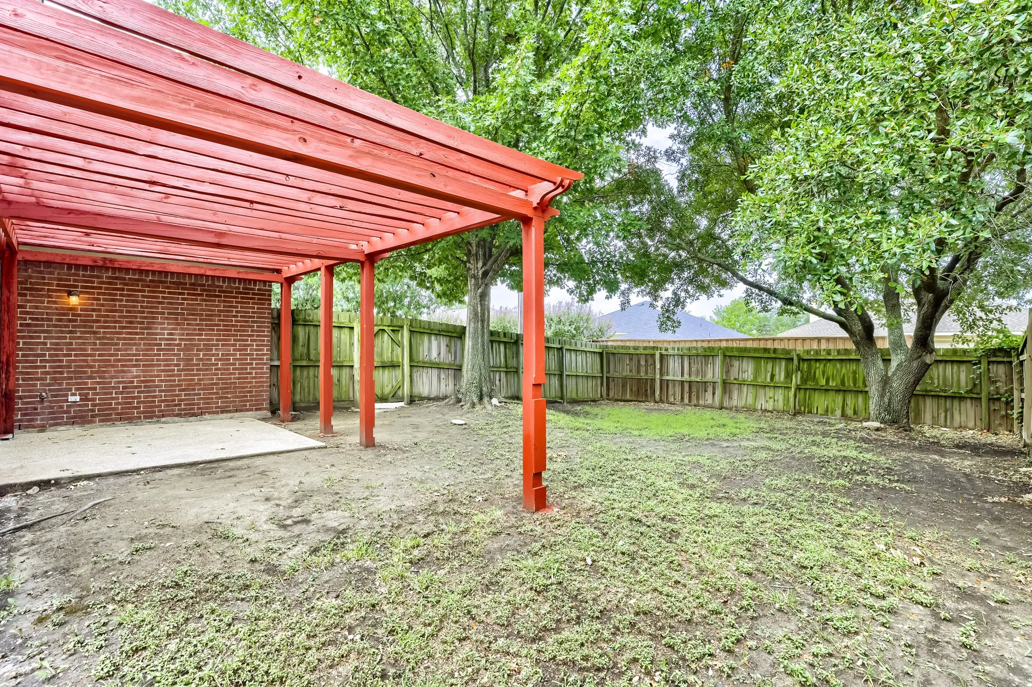 Single Family Residence For Sale in Dallas County , 809 Schrade Trail, Mesquite, Texas 75181, 3 Bedroom, 3 Bathroom, 1 Garage spaces, 1,845 Sqft, built in 1992, mls#21151641, Real Estate Agent in Mesquite, Homes For Sale in Dallas county, Homes For Sale in Mesquite, Realtor in Mesquite Texas, Real Estate Brokerage Independent Realty Texas, Luminita Cordes Realtor