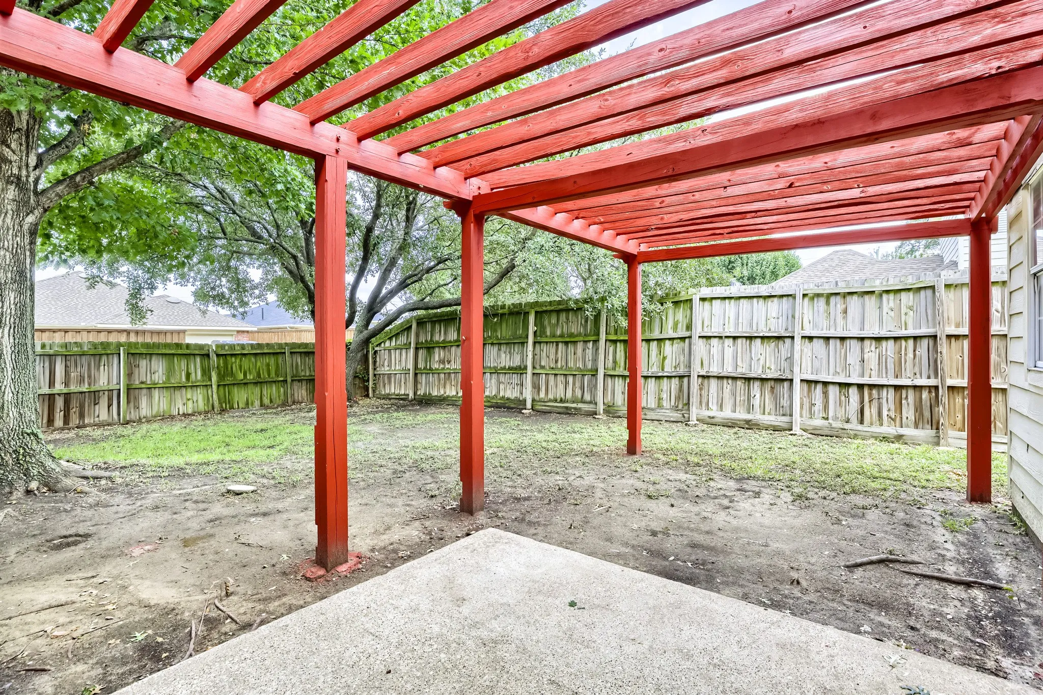 Single Family Residence For Sale in Dallas County , 809 Schrade Trail, Mesquite, Texas 75181, 3 Bedroom, 3 Bathroom, 1 Garage spaces, 1,845 Sqft, built in 1992, mls#21151641, Real Estate Agent in Mesquite, Homes For Sale in Dallas county, Homes For Sale in Mesquite, Realtor in Mesquite Texas, Real Estate Brokerage Independent Realty Texas, Luminita Cordes Realtor