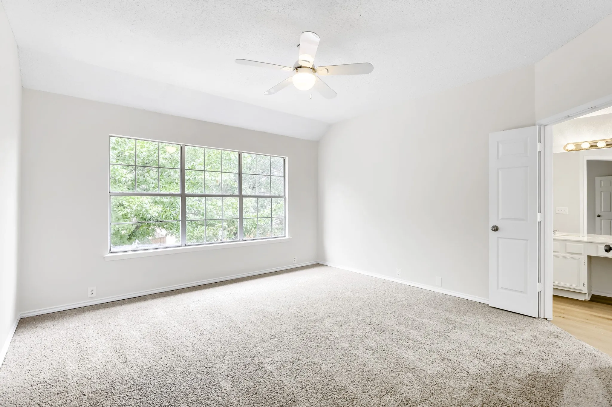 Single Family Residence For Sale in Dallas County , 809 Schrade Trail, Mesquite, Texas 75181, 3 Bedroom, 3 Bathroom, 1 Garage spaces, 1,845 Sqft, built in 1992, mls#21151641, Real Estate Agent in Mesquite, Homes For Sale in Dallas county, Homes For Sale in Mesquite, Realtor in Mesquite Texas, Real Estate Brokerage Independent Realty Texas, Luminita Cordes Realtor