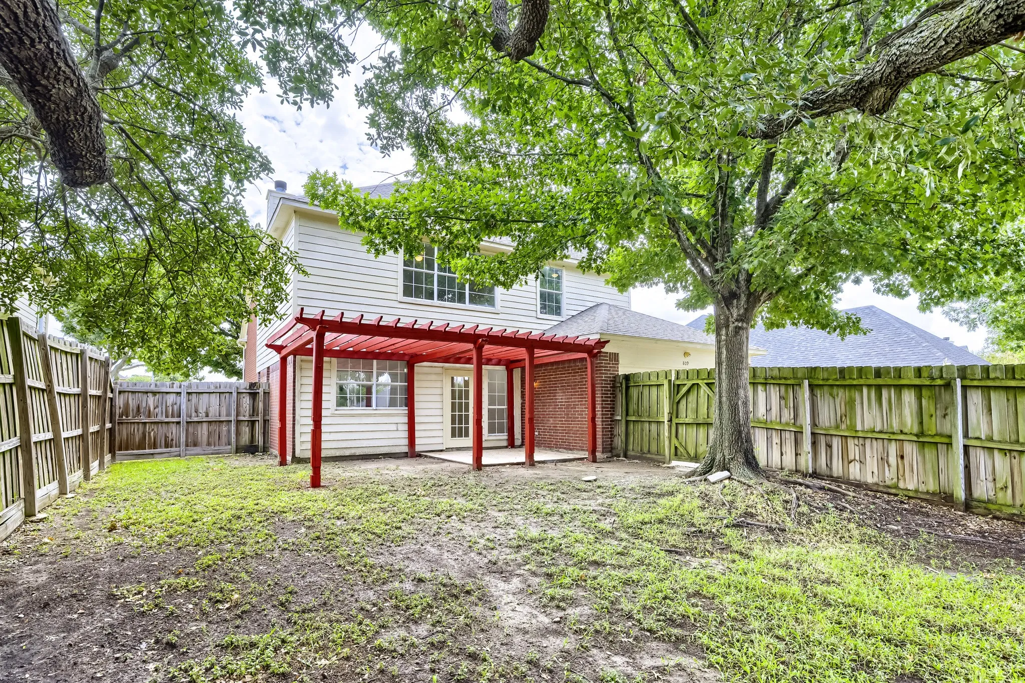 Single Family Residence For Sale in Dallas County , 809 Schrade Trail, Mesquite, Texas 75181, 3 Bedroom, 3 Bathroom, 1 Garage spaces, 1,845 Sqft, built in 1992, mls#21151641, Real Estate Agent in Mesquite, Homes For Sale in Dallas county, Homes For Sale in Mesquite, Realtor in Mesquite Texas, Real Estate Brokerage Independent Realty Texas, Luminita Cordes Realtor