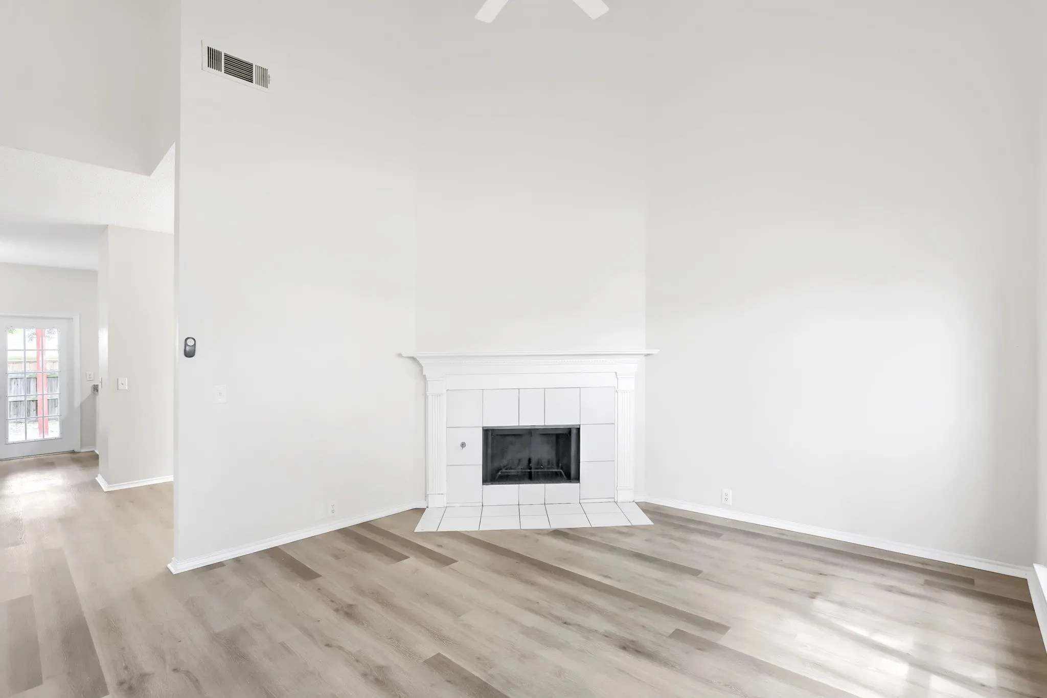 Single Family Residence For Sale in Dallas County , 809 Schrade Trail, Mesquite, Texas 75181, 3 Bedroom, 3 Bathroom, 1 Garage spaces, 1,845 Sqft, built in 1992, mls#21151641, Real Estate Agent in Mesquite, Homes For Sale in Dallas county, Homes For Sale in Mesquite, Realtor in Mesquite Texas, Real Estate Brokerage Independent Realty Texas, Luminita Cordes Realtor