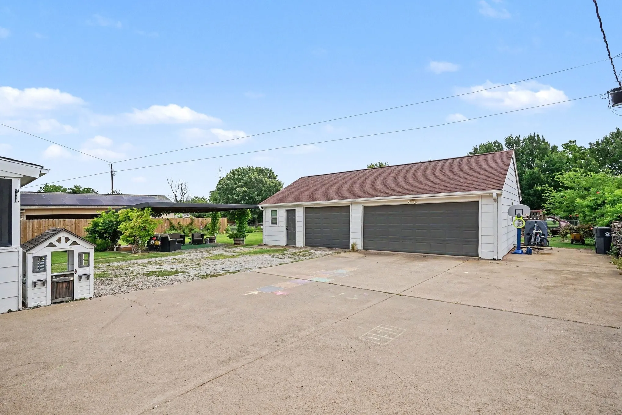 Detached 3 car garage with office space