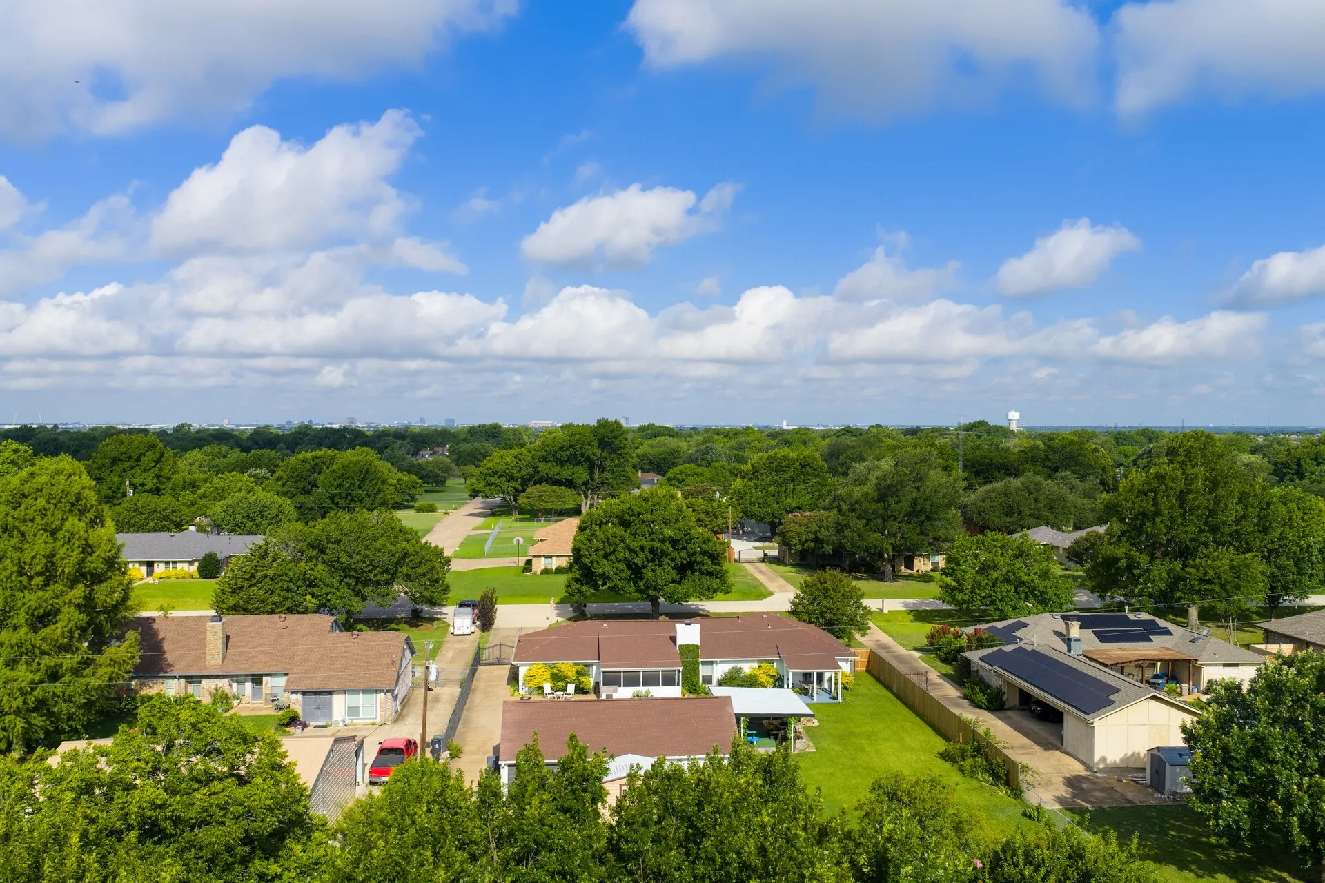 Single Family Residence For Sale in Collin County , 708 Summer Place, Murphy, Texas 75094, 3 Bedroom, 2 Bathroom, 3 Garage spaces, 2,359 Sqft, built in 1981, mls#21318764, Real Estate Agent in Murphy, Homes For Sale in Collin county, Homes For Sale in Murphy, Realtor in Murphy Texas, Real Estate Brokerage Independent Realty Texas, Luminita Cordes Realtor