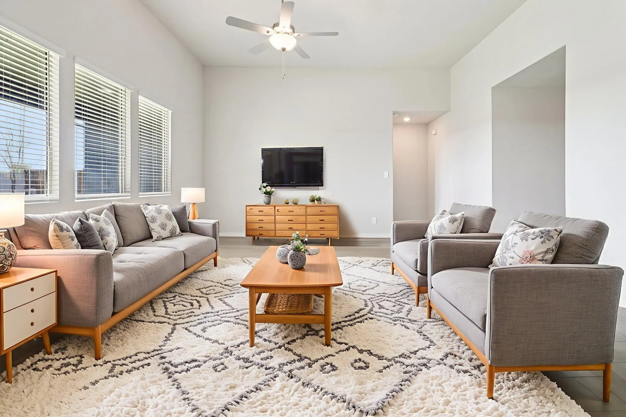  Photo is not of the actual home, but is an inspirational photo of builder’s model home and may depict options, furnishings, and/or decorator features that are not included.

