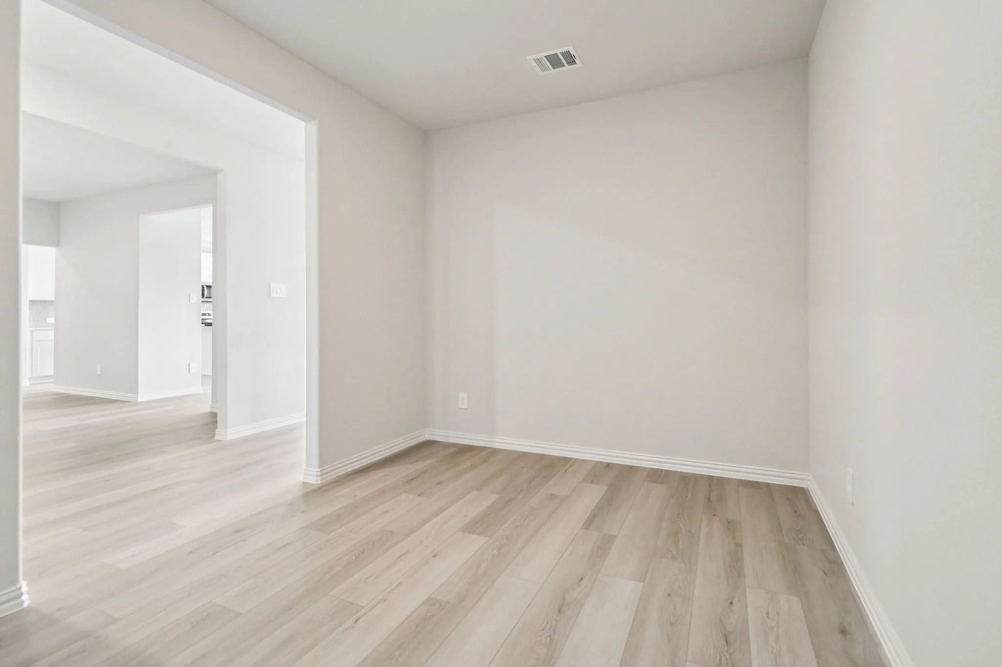  Photo is not of the actual home, but is an inspirational photo of builder’s model home and may depict options, furnishings, and/or decorator features that are not included.
