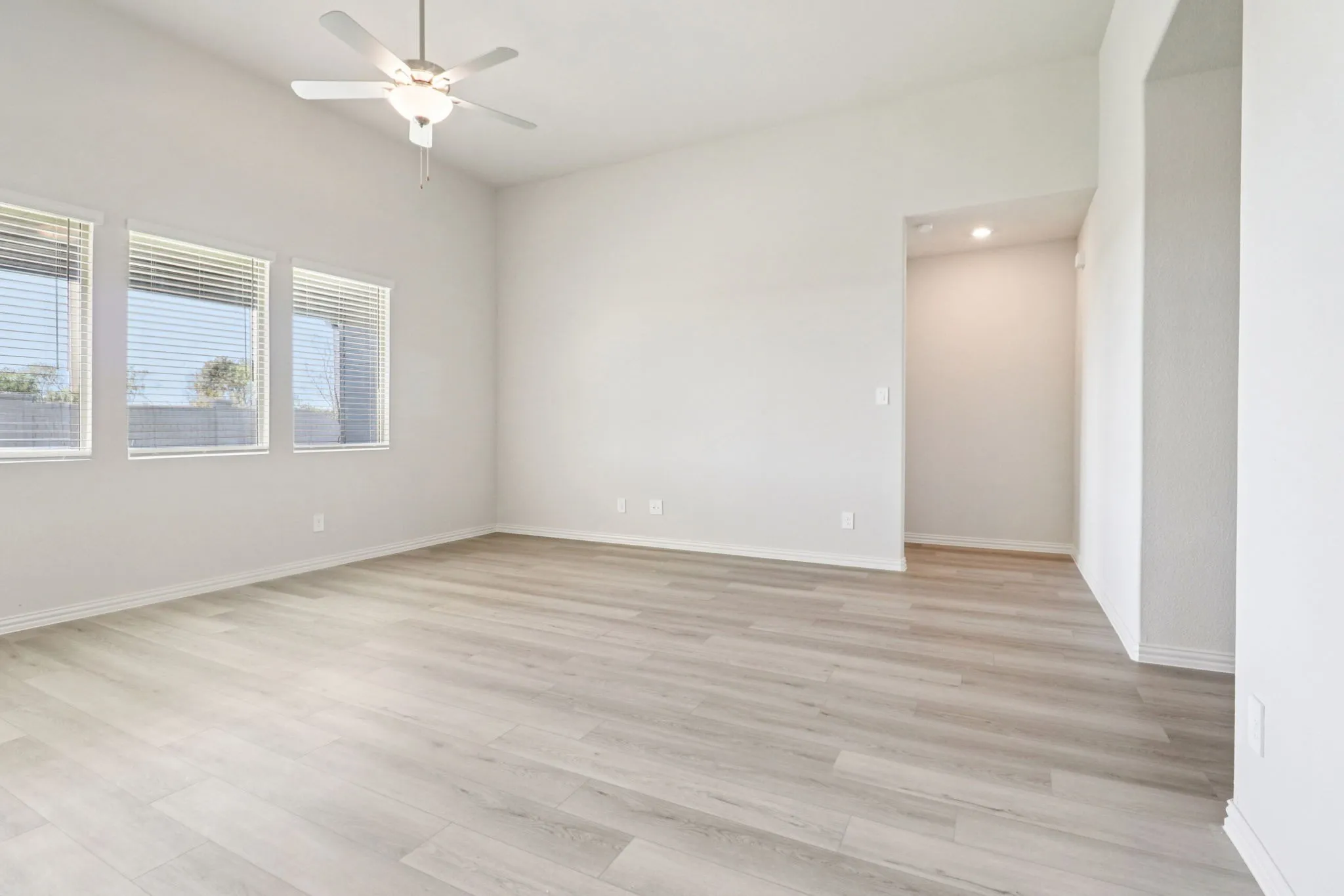  Photo is not of the actual home, but is an inspirational photo of builder’s model home and may depict options, furnishings, and/or decorator features that are not included.
