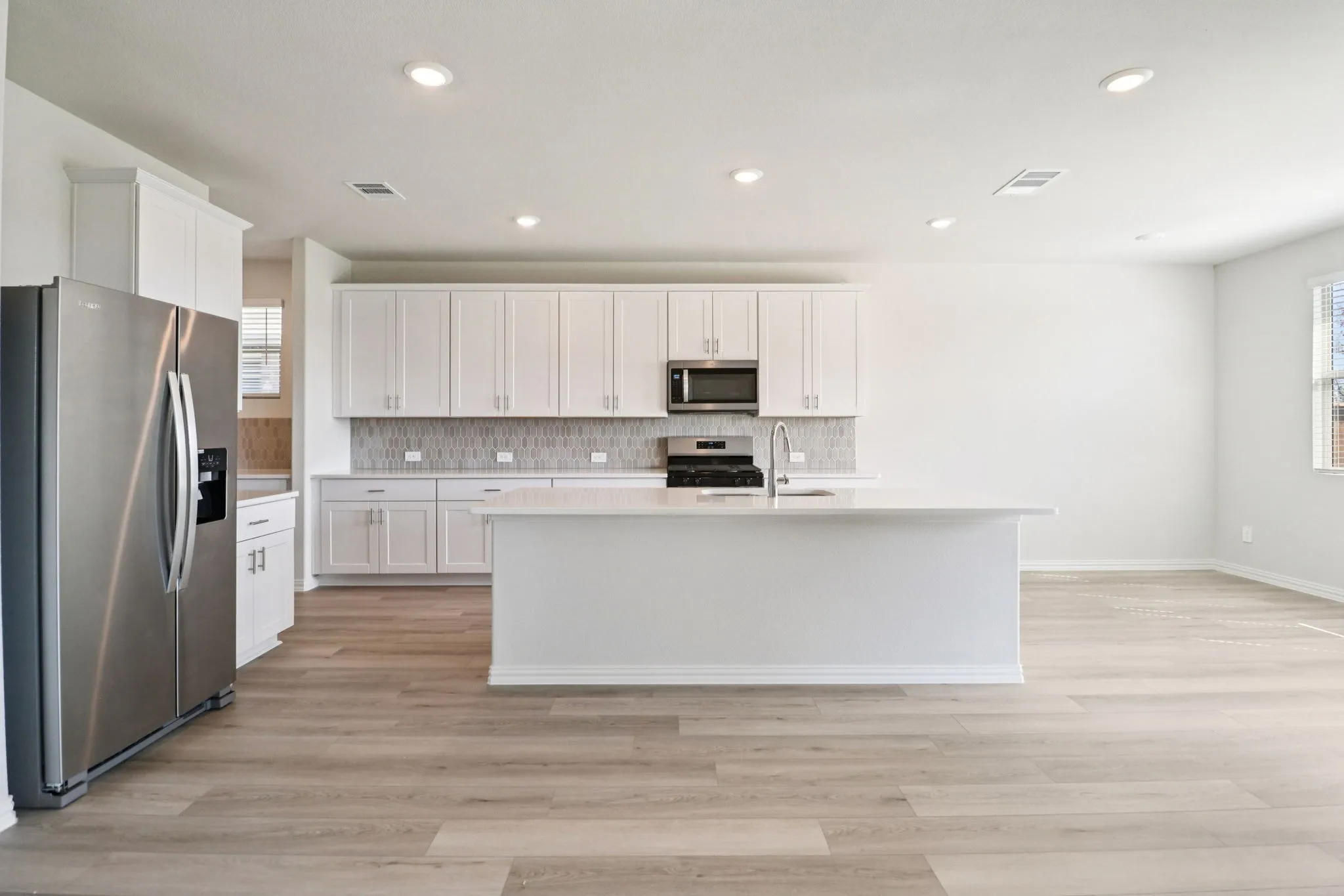  Photo is not of the actual home, but is an inspirational photo of builder’s model home and may depict options, furnishings, and/or decorator features that are not included.
