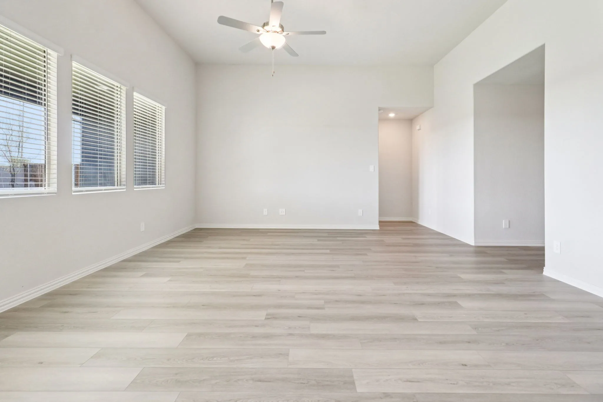  Photo is not of the actual home, but is an inspirational photo of builder’s model home and may depict options, furnishings, and/or decorator features that are not included.
