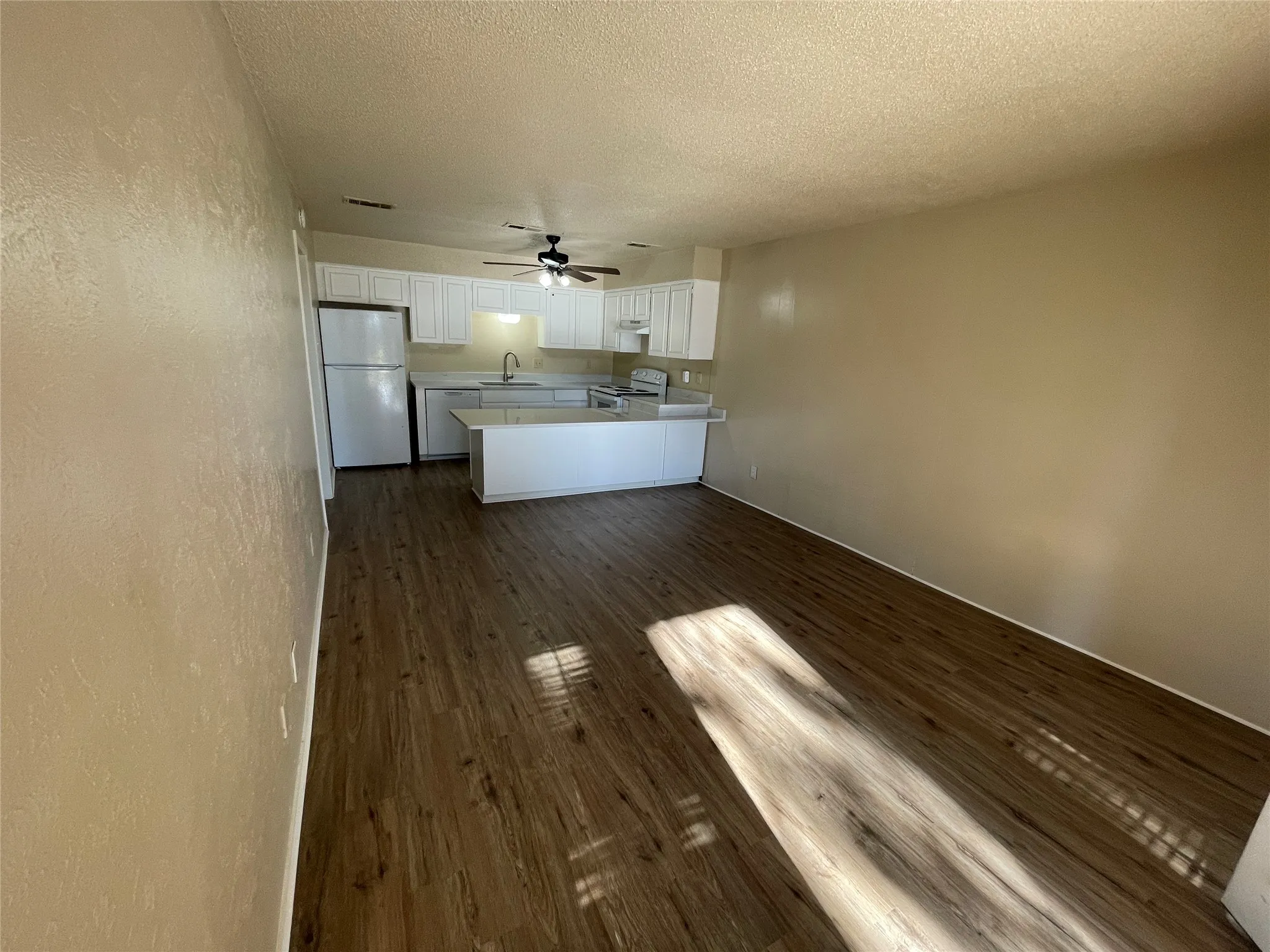 Condominium For Sale in Wise County , 61 Runaway Bay Drive 102A, Runaway Bay, Texas 76426, 1 Bedroom, 1 Bathroom, Garage spaces, 625 Sqft, built in 1968, mls#21336132, Real Estate Agent in Runaway Bay, Homes For Sale in Wise county, Homes For Sale in Runaway Bay, Realtor in Runaway Bay Texas, Real Estate Brokerage Independent Realty Texas, Luminita Cordes Realtor
