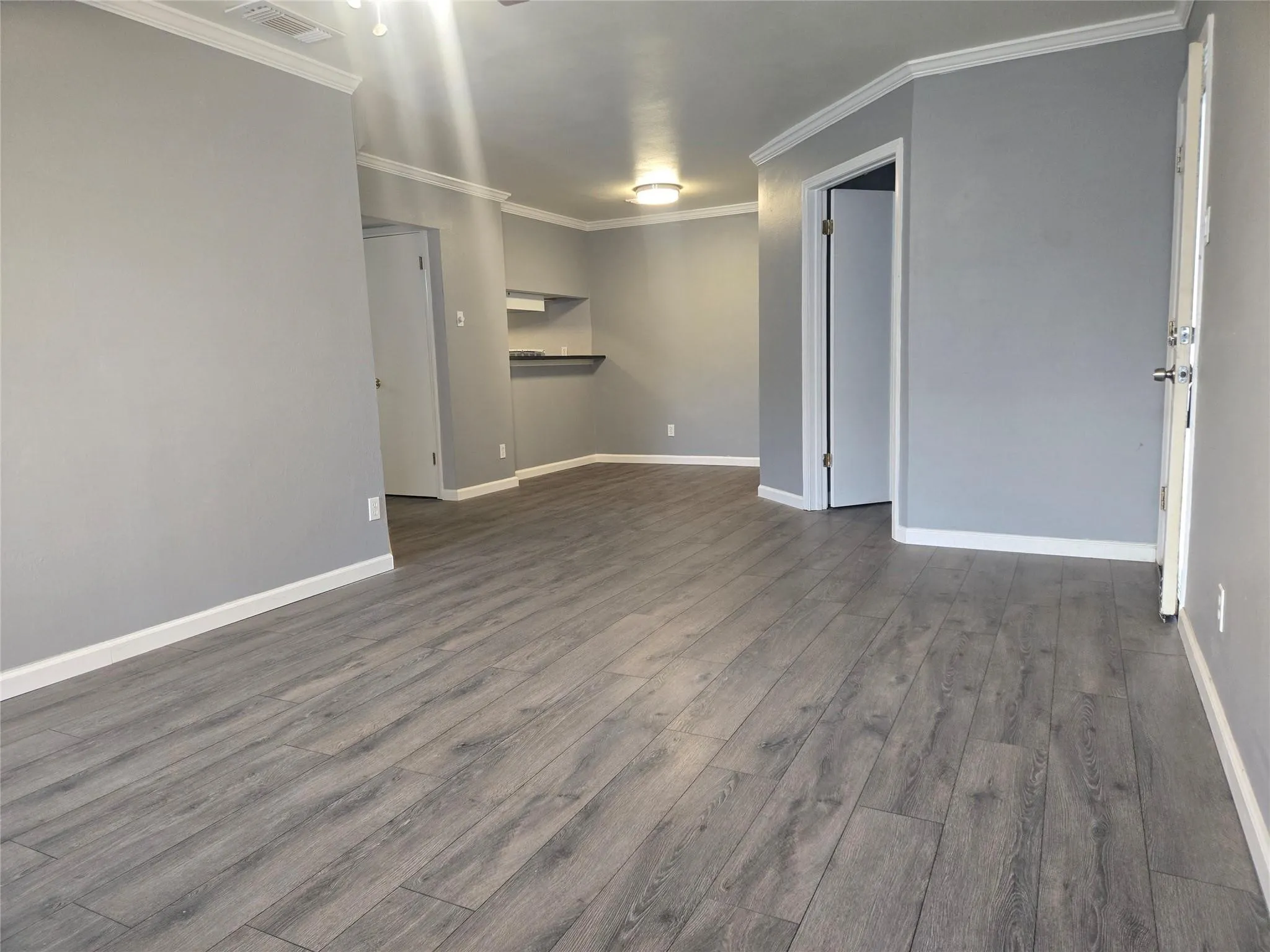 Condominium For Sale in Collin County , 18333 Roehampton Drive 1422, Dallas, Texas 75252, 2 Bedroom, 1 Bathroom, Garage spaces, 737 Sqft, built in 1985, mls#21330062, Real Estate Agent in Dallas, Homes For Sale in Collin county, Homes For Sale in Dallas, Realtor in Dallas Texas, Real Estate Brokerage Independent Realty Texas, Luminita Cordes Realtor