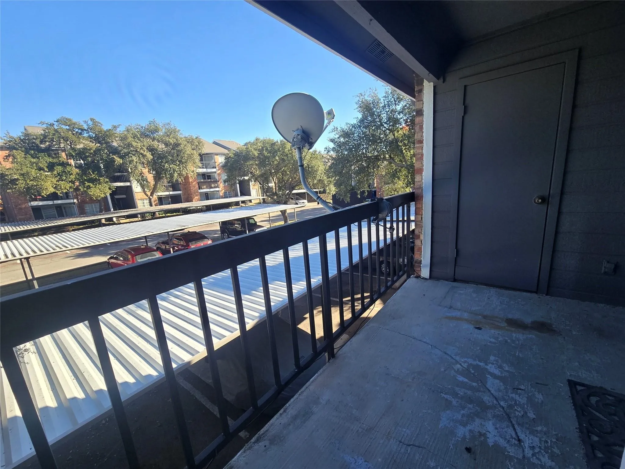 Condominium For Sale in Collin County , 18333 Roehampton Drive 1422, Dallas, Texas 75252, 2 Bedroom, 1 Bathroom, Garage spaces, 737 Sqft, built in 1985, mls#21330062, Real Estate Agent in Dallas, Homes For Sale in Collin county, Homes For Sale in Dallas, Realtor in Dallas Texas, Real Estate Brokerage Independent Realty Texas, Luminita Cordes Realtor