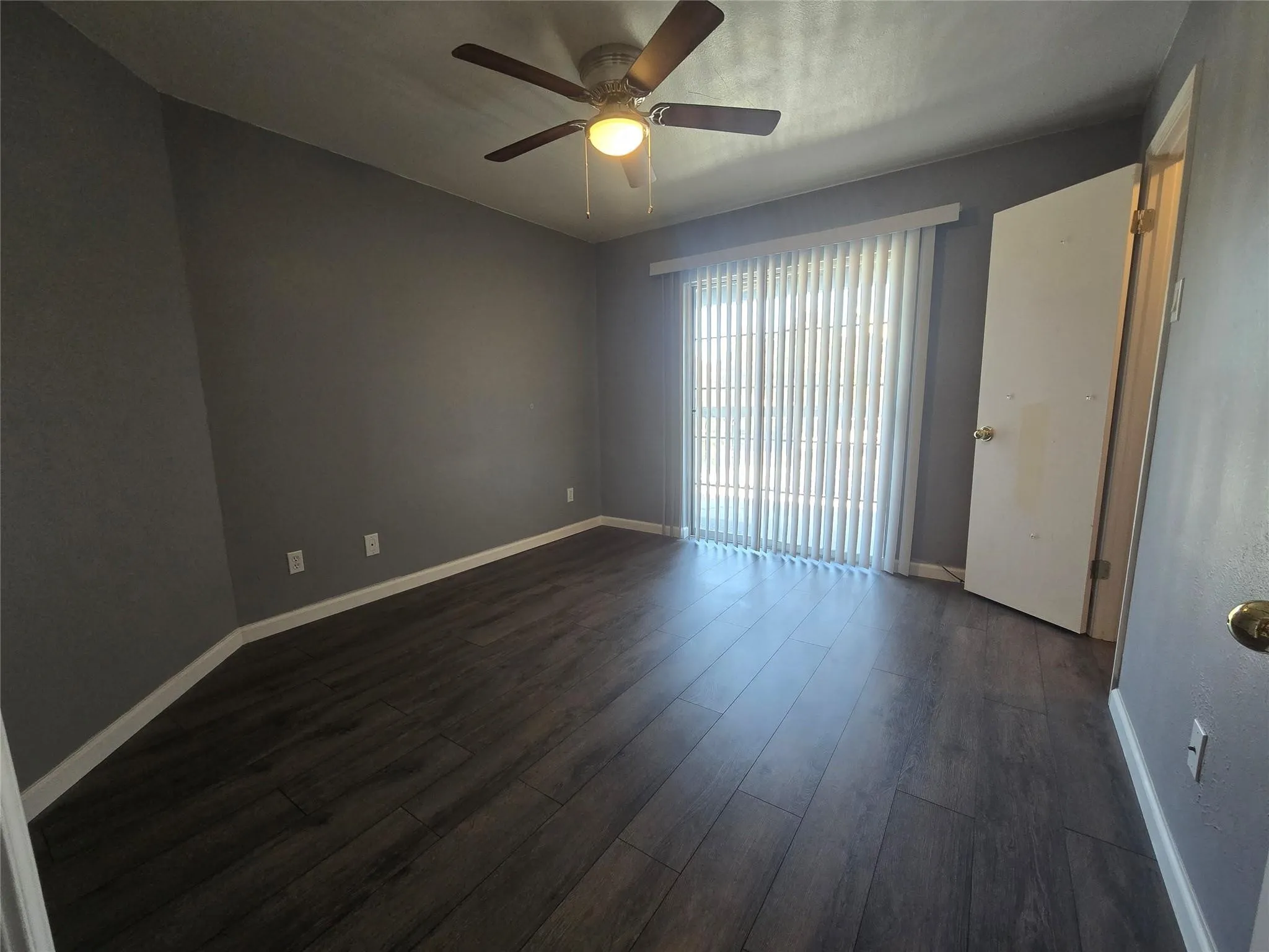 Condominium For Sale in Collin County , 18333 Roehampton Drive 1422, Dallas, Texas 75252, 2 Bedroom, 1 Bathroom, Garage spaces, 737 Sqft, built in 1985, mls#21330062, Real Estate Agent in Dallas, Homes For Sale in Collin county, Homes For Sale in Dallas, Realtor in Dallas Texas, Real Estate Brokerage Independent Realty Texas, Luminita Cordes Realtor