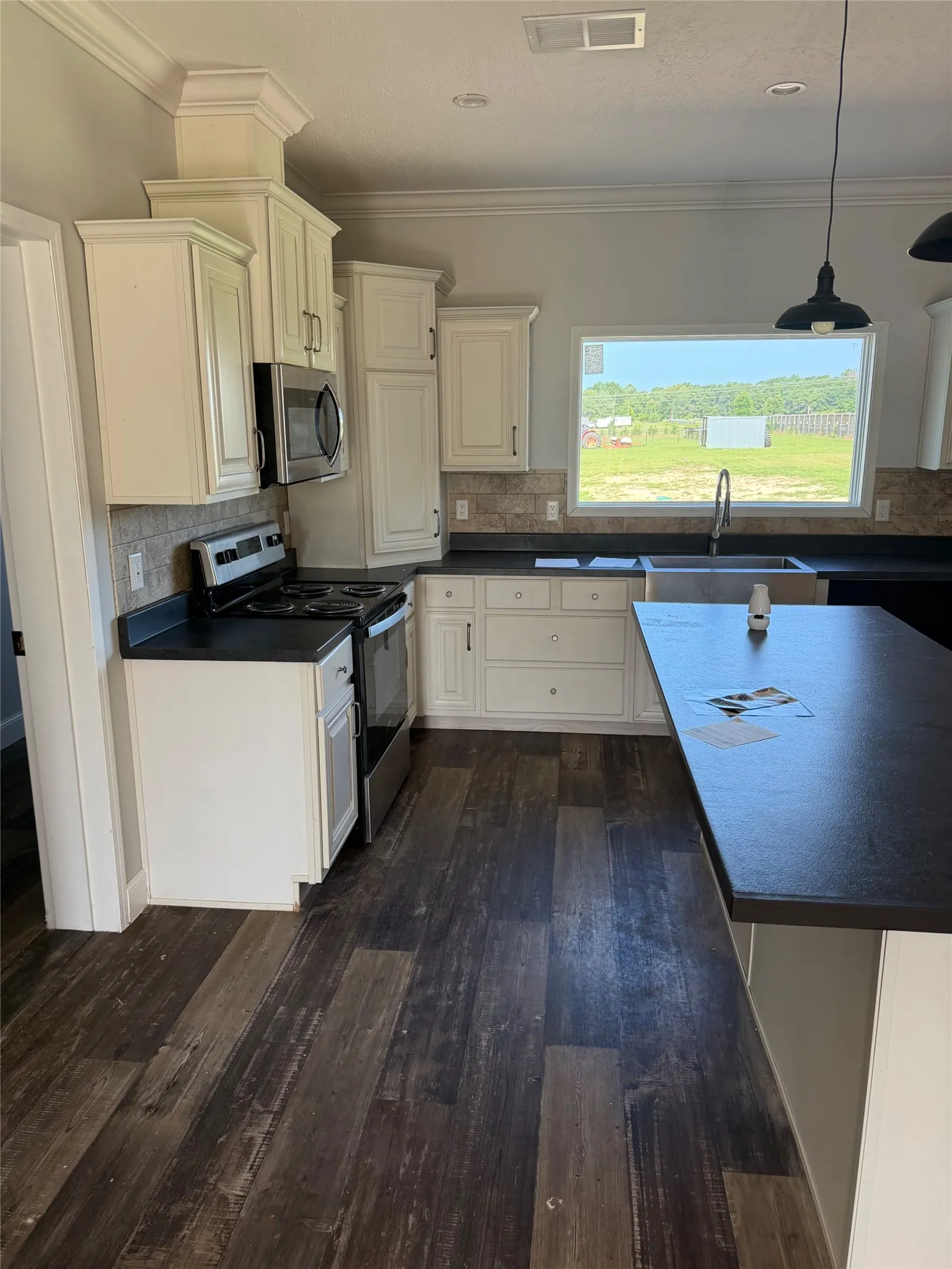 Mobile Home For Sale in Henderson County , 6873 CR 3700, Athens, Texas 75752, 3 Bedroom, 2 Bathroom, Garage spaces, 2,615 Sqft, built in 2022, mls#21336121, Real Estate Agent in Athens, Homes For Sale in Henderson county, Homes For Sale in Athens, Realtor in Athens Texas, Real Estate Brokerage Independent Realty Texas, Luminita Cordes Realtor
