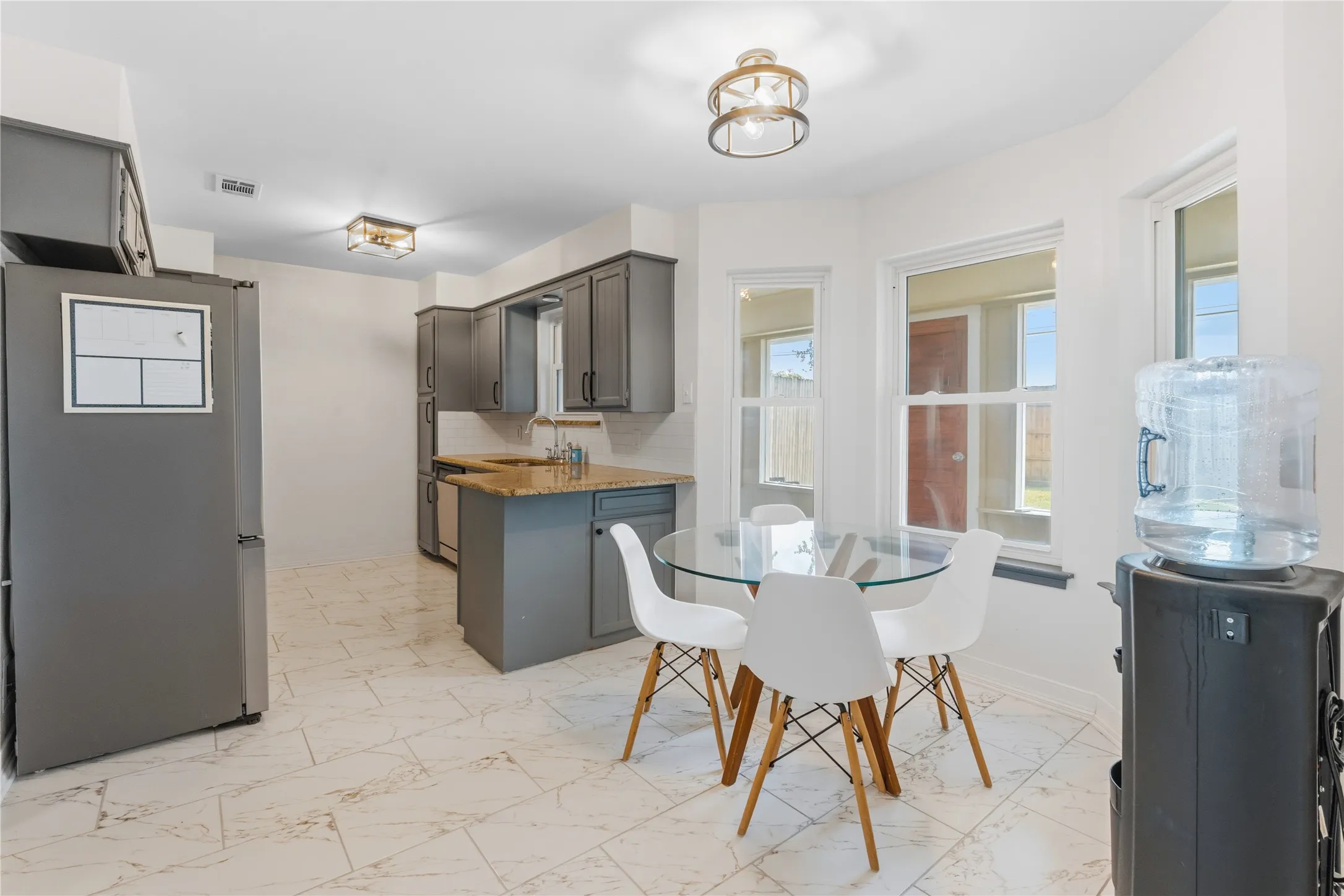 Single Family Residence For Sale in Tarrant County , 2509 Smouldering Wood Drive, Arlington, Texas 76016, 3 Bedroom, 2 Bathroom, 2 Garage spaces, 1,650 Sqft, built in 1978, mls#21333716, Real Estate Agent in Arlington, Homes For Sale in Tarrant county, Homes For Sale in Arlington, Realtor in Arlington Texas, Real Estate Brokerage Independent Realty Texas, Luminita Cordes Realtor