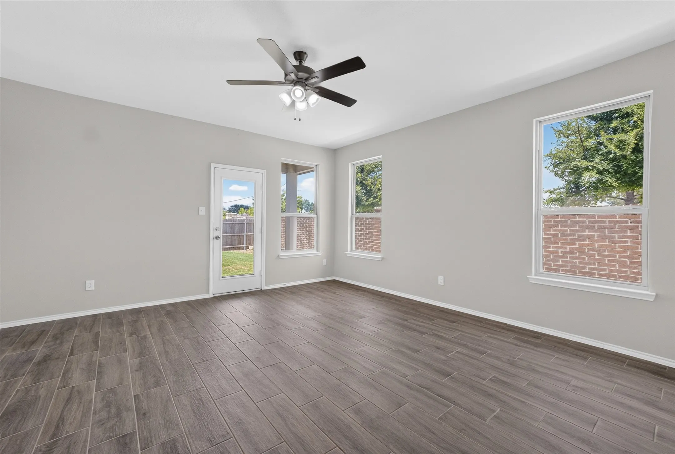 Single Family Residence For Sale in Tarrant County , 2800 Brittlebush Drive, Fort Worth, Texas 76108, 5 Bedroom, 3 Bathroom, 2 Garage spaces, 2,509 Sqft, built in 2022, mls#21336155, Real Estate Agent in Fort Worth, Homes For Sale in Tarrant county, Homes For Sale in Fort Worth, Realtor in Fort Worth Texas, Real Estate Brokerage Independent Realty Texas, Luminita Cordes Realtor