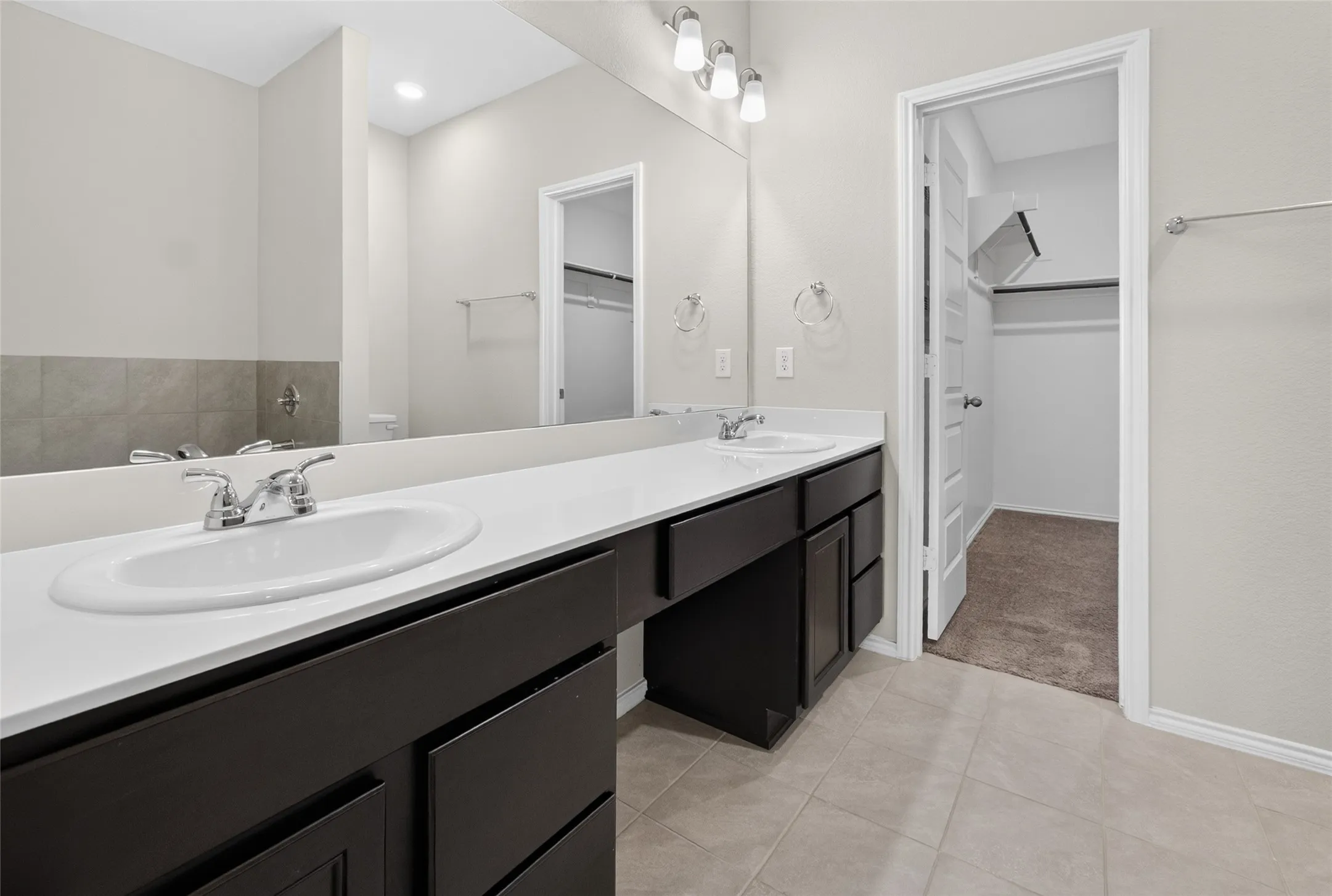 Single Family Residence For Sale in Tarrant County , 2800 Brittlebush Drive, Fort Worth, Texas 76108, 5 Bedroom, 3 Bathroom, 2 Garage spaces, 2,509 Sqft, built in 2022, mls#21336155, Real Estate Agent in Fort Worth, Homes For Sale in Tarrant county, Homes For Sale in Fort Worth, Realtor in Fort Worth Texas, Real Estate Brokerage Independent Realty Texas, Luminita Cordes Realtor