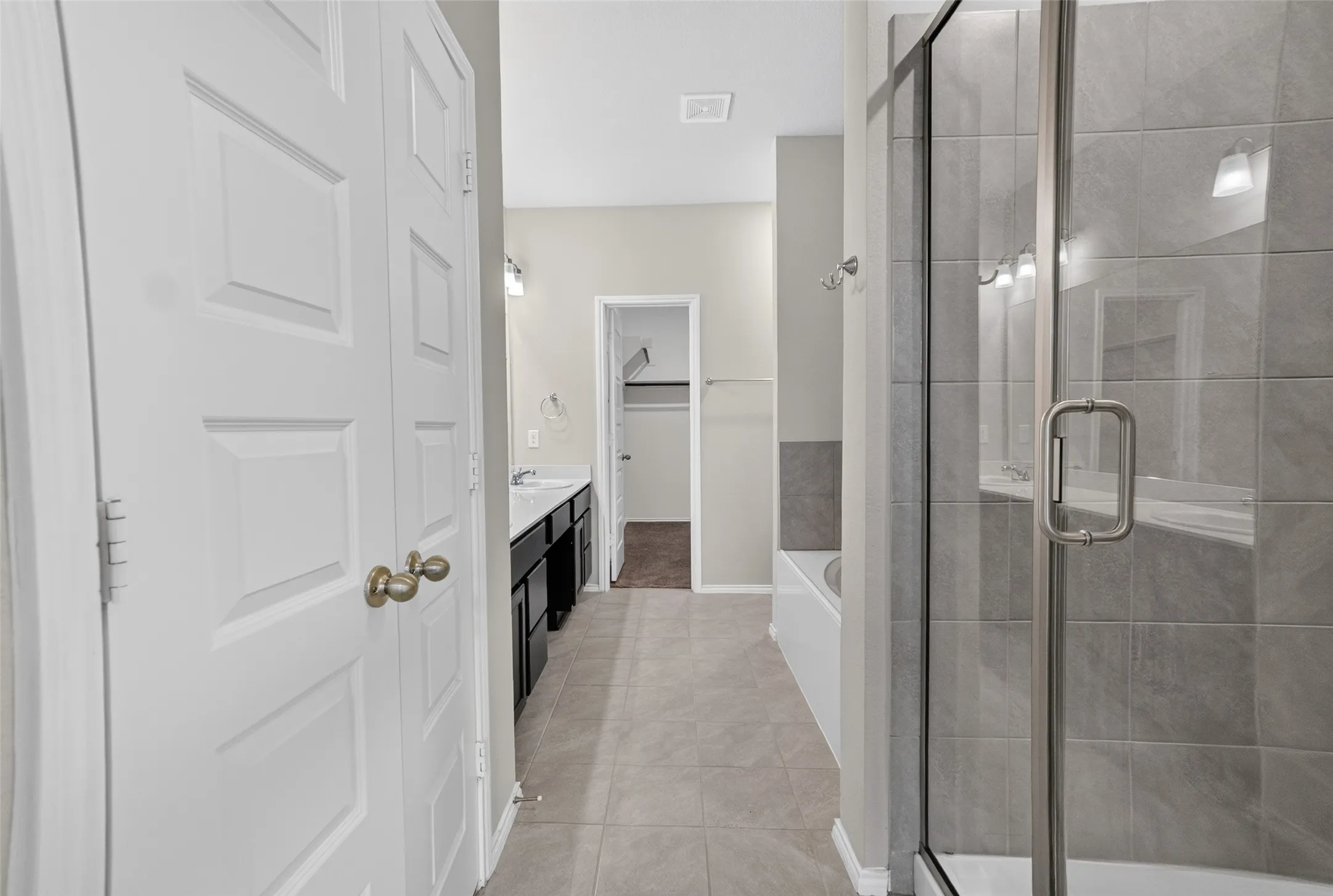 Single Family Residence For Sale in Tarrant County , 2800 Brittlebush Drive, Fort Worth, Texas 76108, 5 Bedroom, 3 Bathroom, 2 Garage spaces, 2,509 Sqft, built in 2022, mls#21336155, Real Estate Agent in Fort Worth, Homes For Sale in Tarrant county, Homes For Sale in Fort Worth, Realtor in Fort Worth Texas, Real Estate Brokerage Independent Realty Texas, Luminita Cordes Realtor