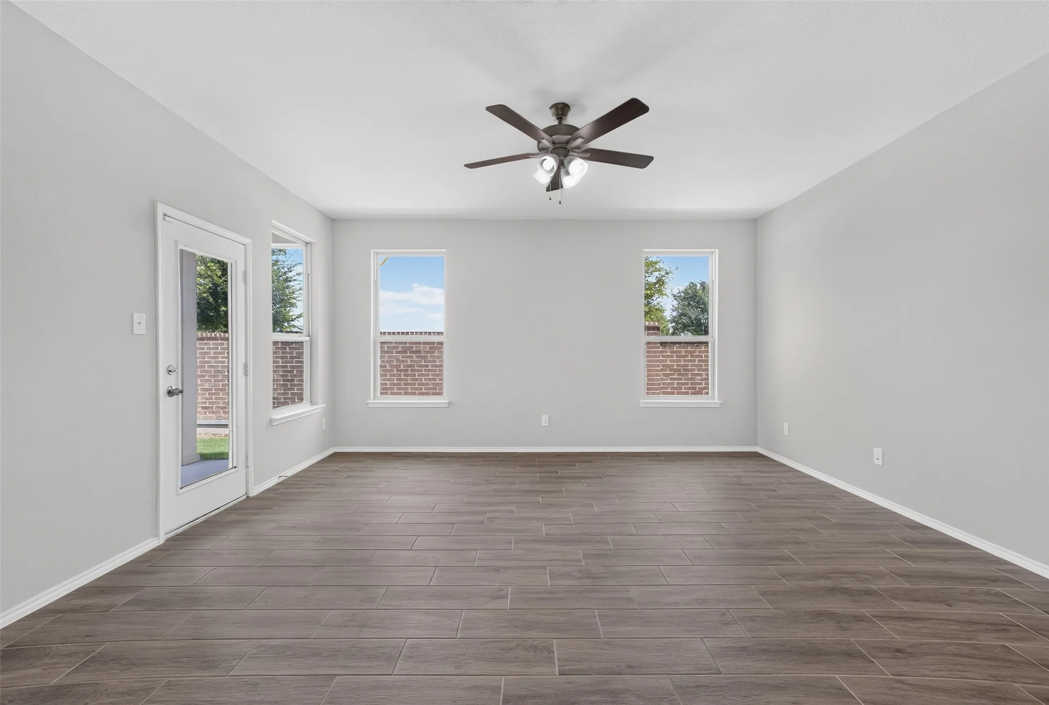 Single Family Residence For Sale in Tarrant County , 2800 Brittlebush Drive, Fort Worth, Texas 76108, 5 Bedroom, 3 Bathroom, 2 Garage spaces, 2,509 Sqft, built in 2022, mls#21336155, Real Estate Agent in Fort Worth, Homes For Sale in Tarrant county, Homes For Sale in Fort Worth, Realtor in Fort Worth Texas, Real Estate Brokerage Independent Realty Texas, Luminita Cordes Realtor