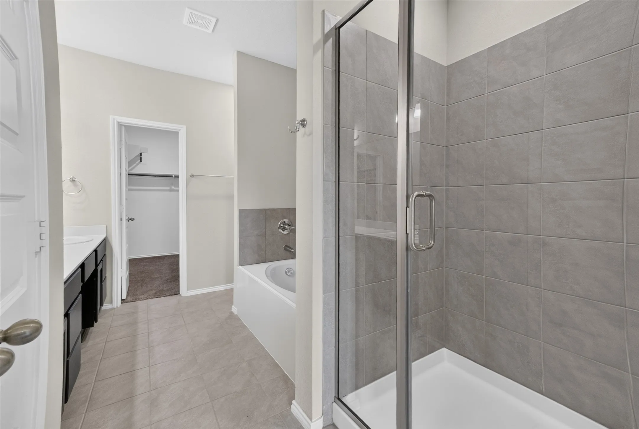 Single Family Residence For Sale in Tarrant County , 2800 Brittlebush Drive, Fort Worth, Texas 76108, 5 Bedroom, 3 Bathroom, 2 Garage spaces, 2,509 Sqft, built in 2022, mls#21336155, Real Estate Agent in Fort Worth, Homes For Sale in Tarrant county, Homes For Sale in Fort Worth, Realtor in Fort Worth Texas, Real Estate Brokerage Independent Realty Texas, Luminita Cordes Realtor