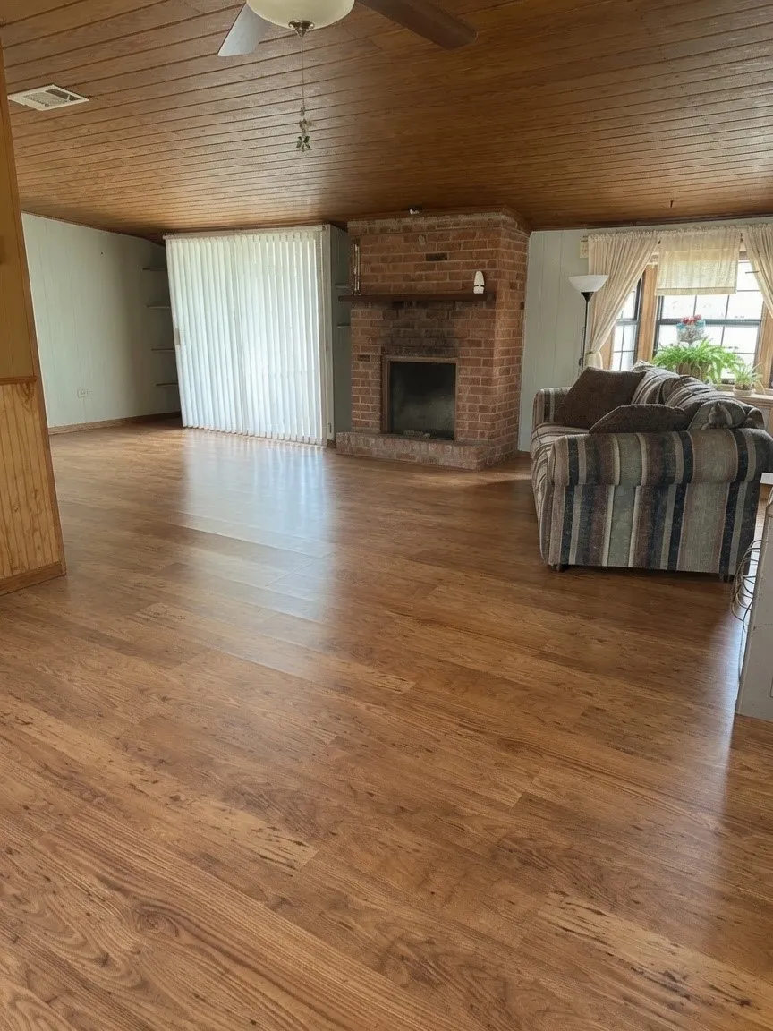 Single Family Residence For Sale in Mc Lennan County , 9014 5th Street, Crawford, Texas 76638, 2 Bedroom, 2 Bathroom, Garage spaces, 1,200 Sqft, built in 1937, mls#21335749, Real Estate Agent in Crawford, Homes For Sale in Mc Lennan county, Homes For Sale in Crawford, Realtor in Crawford Texas, Real Estate Brokerage Independent Realty Texas, Luminita Cordes Realtor