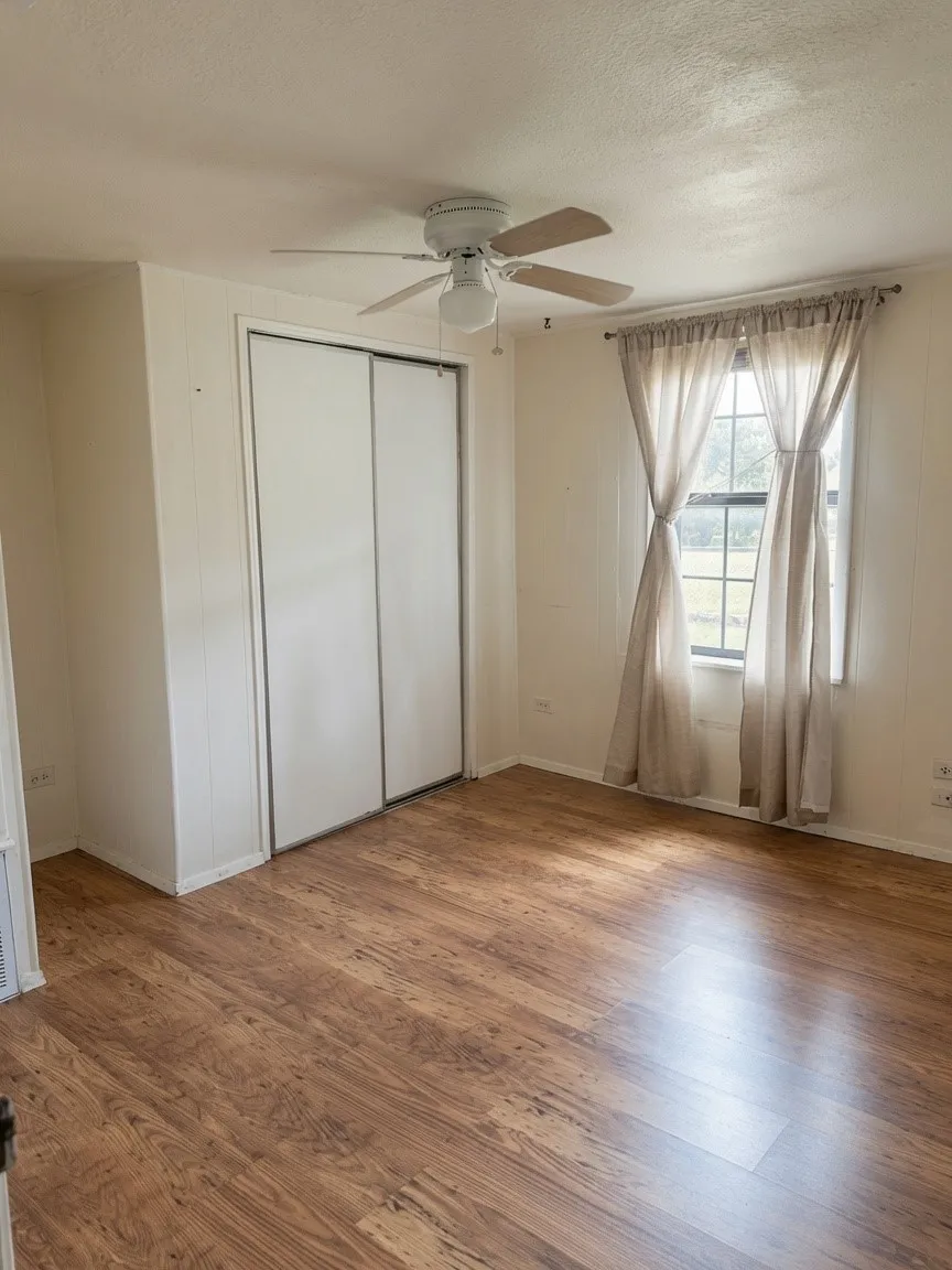 Single Family Residence For Sale in Mc Lennan County , 9014 5th Street, Crawford, Texas 76638, 2 Bedroom, 2 Bathroom, Garage spaces, 1,200 Sqft, built in 1937, mls#21335749, Real Estate Agent in Crawford, Homes For Sale in Mc Lennan county, Homes For Sale in Crawford, Realtor in Crawford Texas, Real Estate Brokerage Independent Realty Texas, Luminita Cordes Realtor