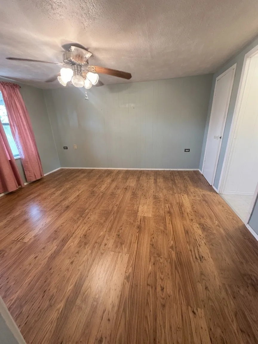 Single Family Residence For Sale in Mc Lennan County , 9014 5th Street, Crawford, Texas 76638, 2 Bedroom, 2 Bathroom, Garage spaces, 1,200 Sqft, built in 1937, mls#21335749, Real Estate Agent in Crawford, Homes For Sale in Mc Lennan county, Homes For Sale in Crawford, Realtor in Crawford Texas, Real Estate Brokerage Independent Realty Texas, Luminita Cordes Realtor