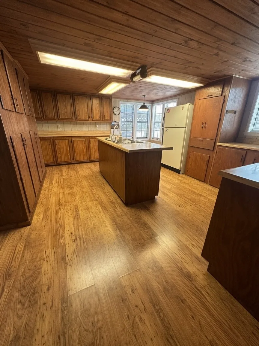 Single Family Residence For Sale in Mc Lennan County , 9014 5th Street, Crawford, Texas 76638, 2 Bedroom, 2 Bathroom, Garage spaces, 1,200 Sqft, built in 1937, mls#21335749, Real Estate Agent in Crawford, Homes For Sale in Mc Lennan county, Homes For Sale in Crawford, Realtor in Crawford Texas, Real Estate Brokerage Independent Realty Texas, Luminita Cordes Realtor