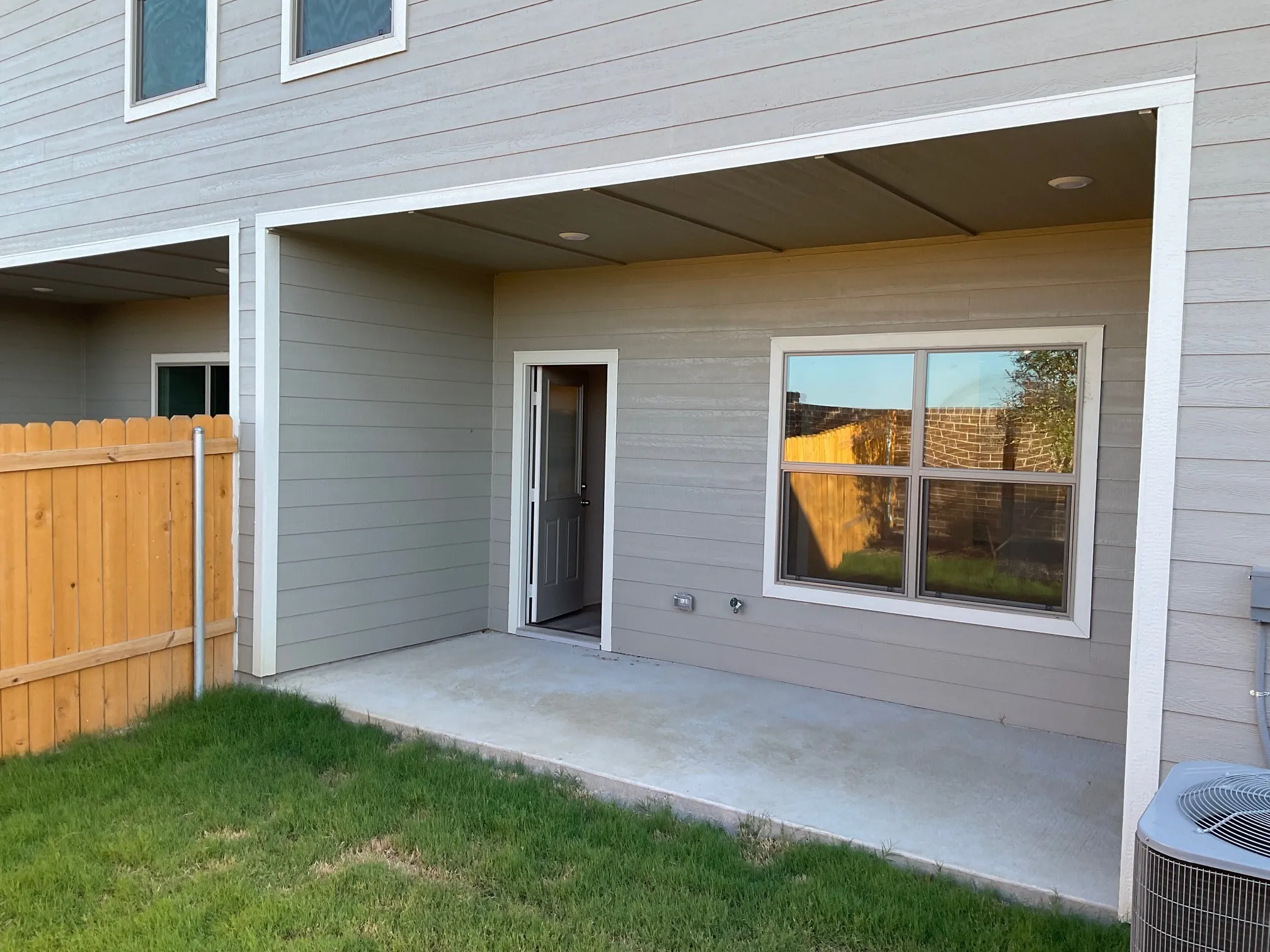 Townhouse For Rent in Collin County , 327 Stone Court, Princeton, Texas 75407, 4 Bedroom, 3 Bathroom, 2 Garage spaces, 1,676 Sqft, built in 2022, mls#21329749, Real Estate Agent in Princeton, Homes For Rent in Collin county, Homes For Rent in Princeton, Realtor in Princeton Texas, Real Estate Brokerage Independent Realty Texas, Luminita Cordes Realtor