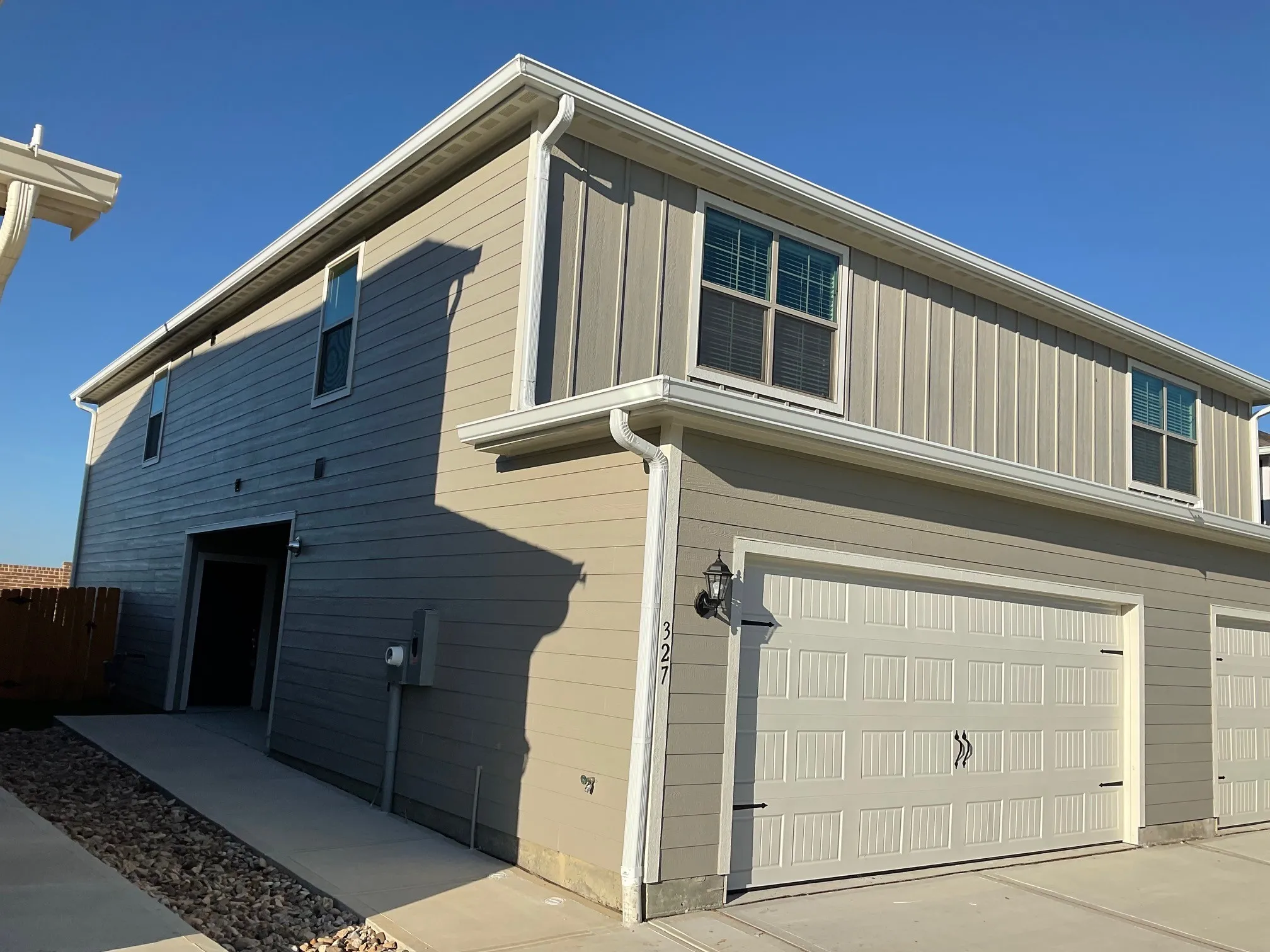 Townhouse For Rent in Collin County , 327 Stone Court, Princeton, Texas 75407, 4 Bedroom, 3 Bathroom, 2 Garage spaces, 1,676 Sqft, built in 2022, mls#21329749, Real Estate Agent in Princeton, Homes For Rent in Collin county, Homes For Rent in Princeton, Realtor in Princeton Texas, Real Estate Brokerage Independent Realty Texas, Luminita Cordes Realtor