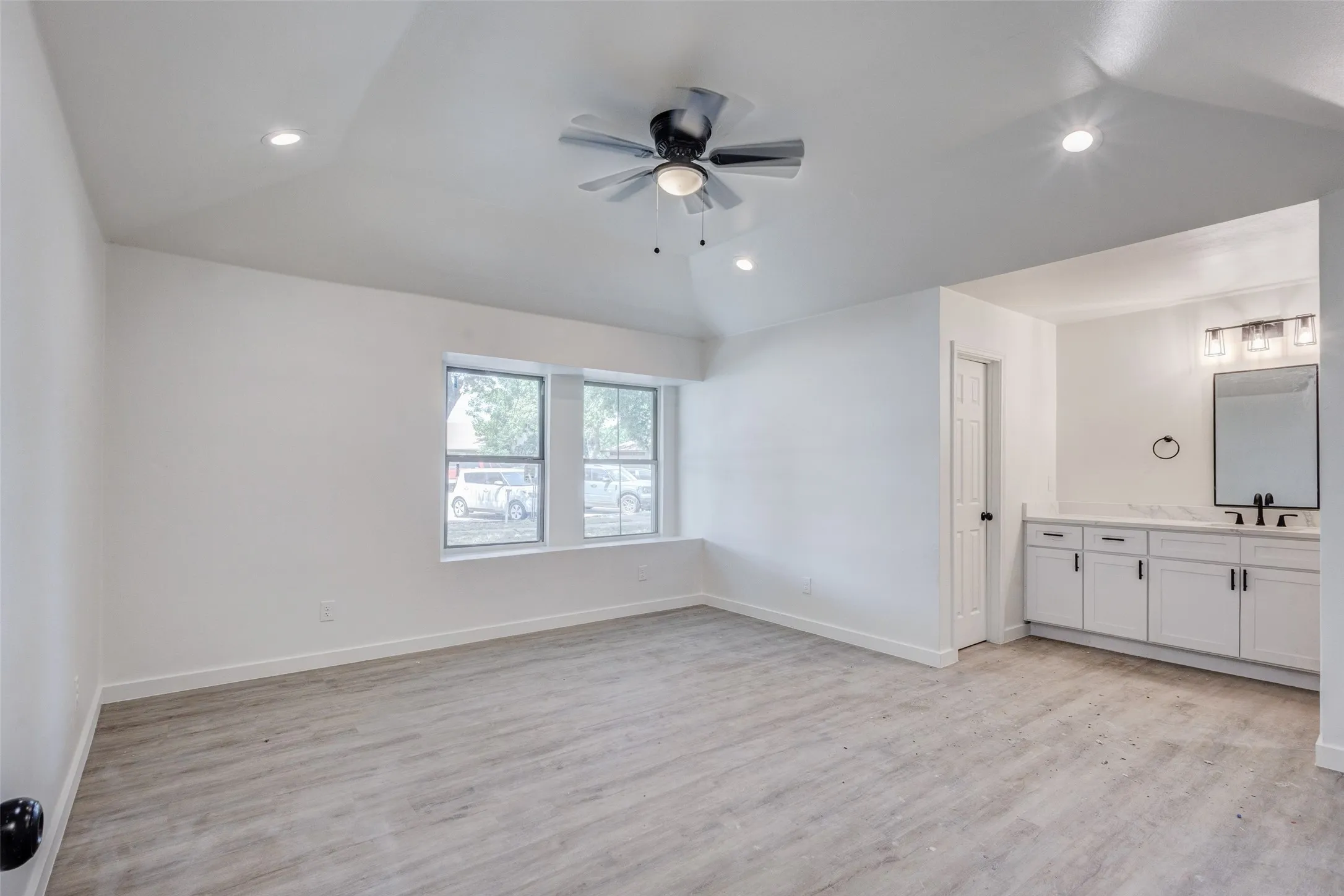 Single Family Residence For Sale in Dallas County , 2437 Trenton Circle, Mesquite, Texas 75150, 3 Bedroom, 2 Bathroom, 2 Garage spaces, 1,536 Sqft, built in 1984, mls#21318116, Real Estate Agent in Mesquite, Homes For Sale in Dallas county, Homes For Sale in Mesquite, Realtor in Mesquite Texas, Real Estate Brokerage Independent Realty Texas, Luminita Cordes Realtor