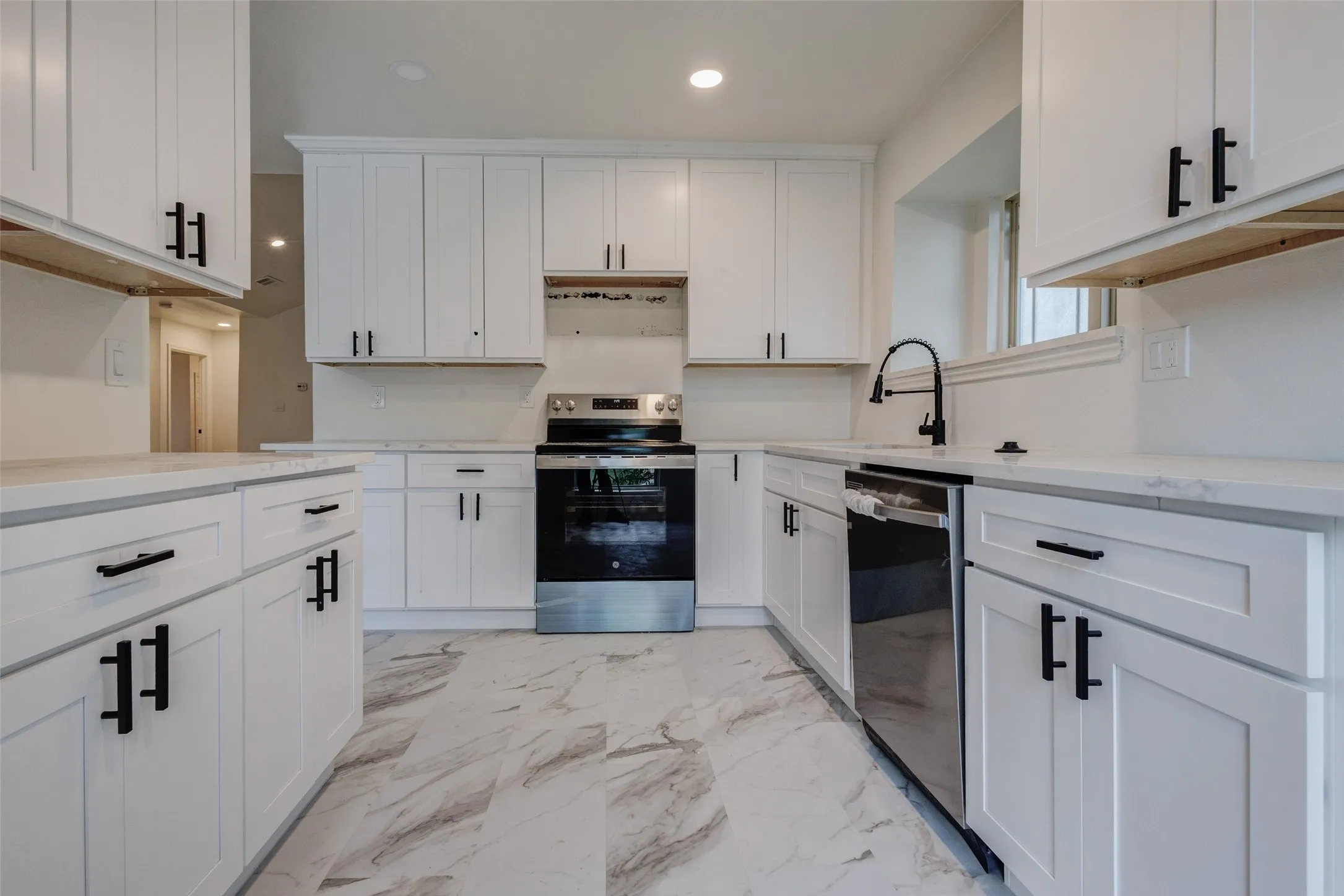 Single Family Residence For Sale in Dallas County , 2437 Trenton Circle, Mesquite, Texas 75150, 3 Bedroom, 2 Bathroom, 2 Garage spaces, 1,536 Sqft, built in 1984, mls#21318116, Real Estate Agent in Mesquite, Homes For Sale in Dallas county, Homes For Sale in Mesquite, Realtor in Mesquite Texas, Real Estate Brokerage Independent Realty Texas, Luminita Cordes Realtor
