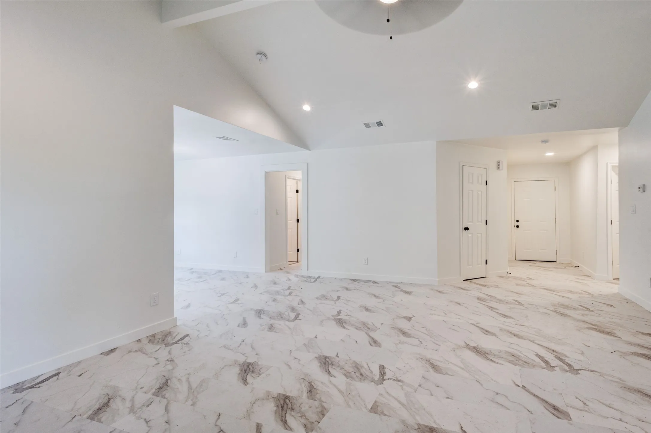 Single Family Residence For Sale in Dallas County , 2437 Trenton Circle, Mesquite, Texas 75150, 3 Bedroom, 2 Bathroom, 2 Garage spaces, 1,536 Sqft, built in 1984, mls#21318116, Real Estate Agent in Mesquite, Homes For Sale in Dallas county, Homes For Sale in Mesquite, Realtor in Mesquite Texas, Real Estate Brokerage Independent Realty Texas, Luminita Cordes Realtor