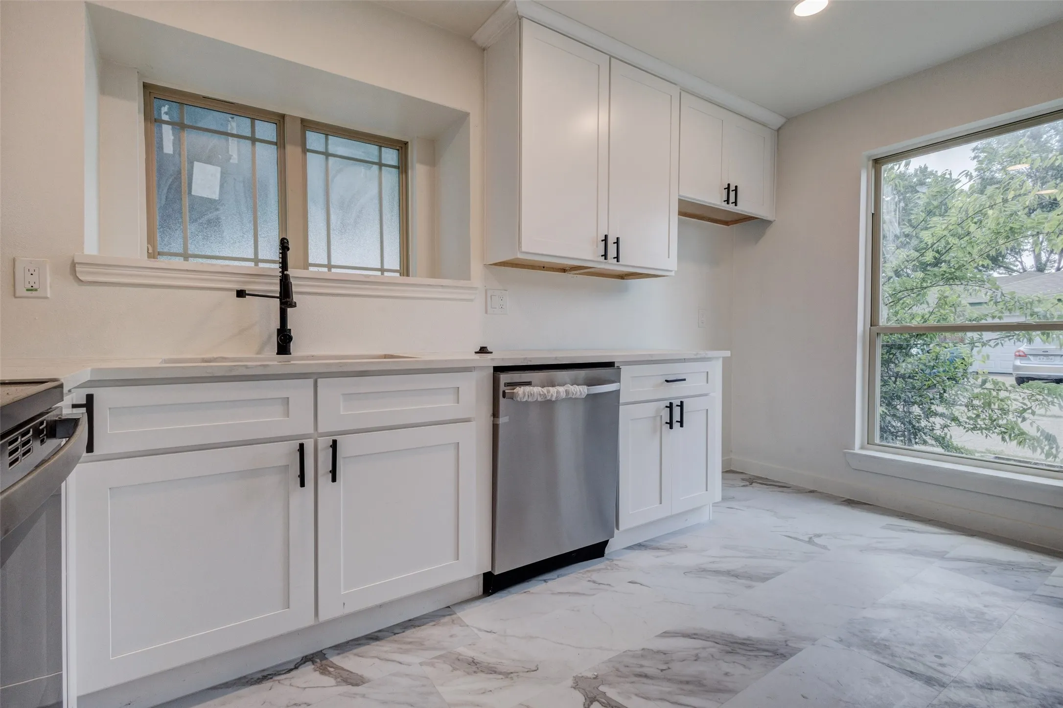 Single Family Residence For Sale in Dallas County , 2437 Trenton Circle, Mesquite, Texas 75150, 3 Bedroom, 2 Bathroom, 2 Garage spaces, 1,536 Sqft, built in 1984, mls#21318116, Real Estate Agent in Mesquite, Homes For Sale in Dallas county, Homes For Sale in Mesquite, Realtor in Mesquite Texas, Real Estate Brokerage Independent Realty Texas, Luminita Cordes Realtor