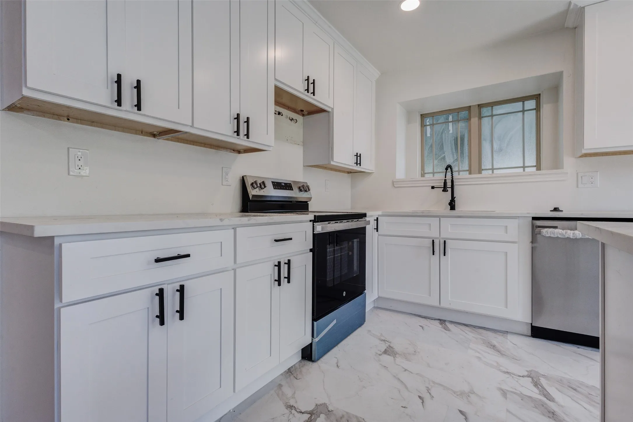 Single Family Residence For Sale in Dallas County , 2437 Trenton Circle, Mesquite, Texas 75150, 3 Bedroom, 2 Bathroom, 2 Garage spaces, 1,536 Sqft, built in 1984, mls#21318116, Real Estate Agent in Mesquite, Homes For Sale in Dallas county, Homes For Sale in Mesquite, Realtor in Mesquite Texas, Real Estate Brokerage Independent Realty Texas, Luminita Cordes Realtor