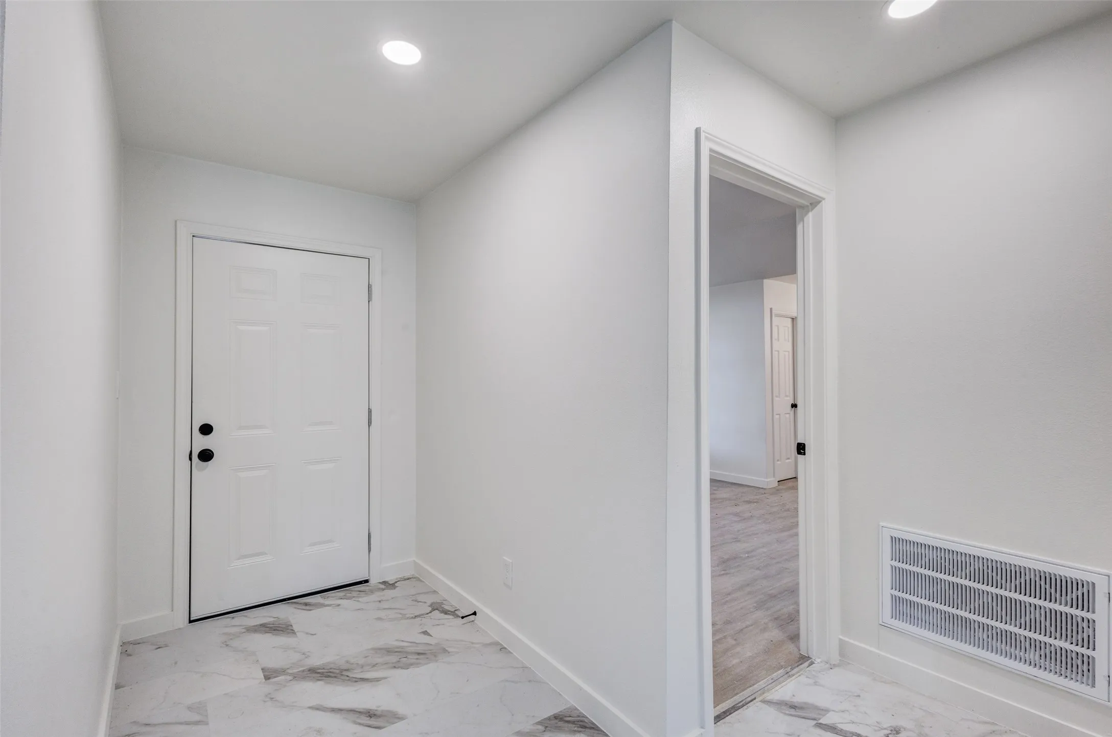 Single Family Residence For Sale in Dallas County , 2437 Trenton Circle, Mesquite, Texas 75150, 3 Bedroom, 2 Bathroom, 2 Garage spaces, 1,536 Sqft, built in 1984, mls#21318116, Real Estate Agent in Mesquite, Homes For Sale in Dallas county, Homes For Sale in Mesquite, Realtor in Mesquite Texas, Real Estate Brokerage Independent Realty Texas, Luminita Cordes Realtor