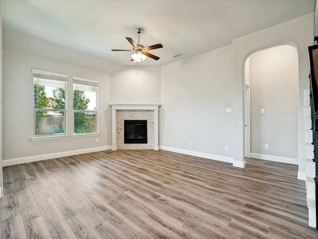 Single Family Residence For Sale in Parker County , 268 Mineral Point Drive, Aledo, Texas 76008, 4 Bedroom, 3 Bathroom, 2 Garage spaces, 2,780 Sqft, built in 2020, mls#21336104, Real Estate Agent in Aledo, Homes For Sale in Parker county, Homes For Sale in Aledo, Realtor in Aledo Texas, Real Estate Brokerage Independent Realty Texas, Luminita Cordes Realtor